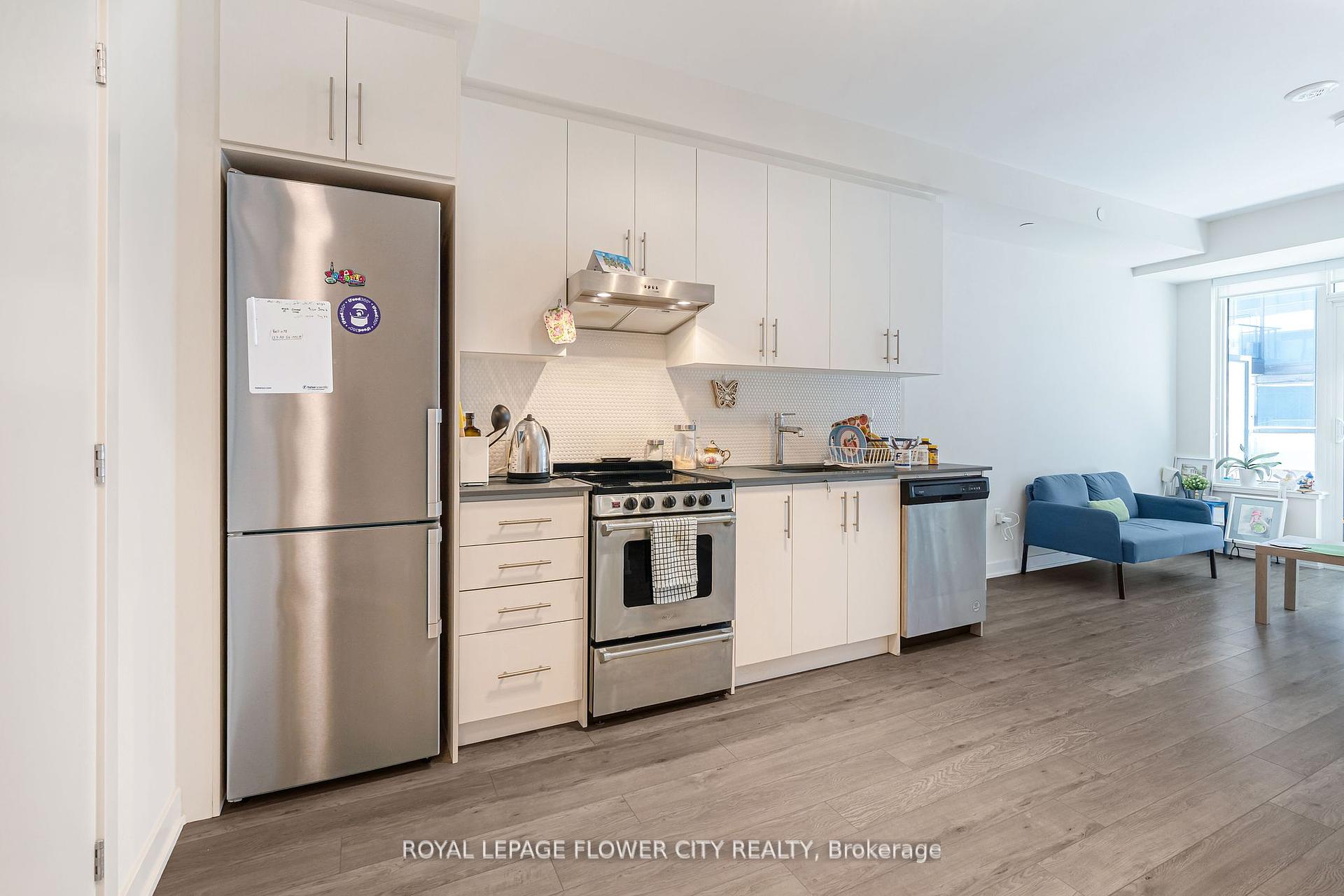 2 Bedrooms Condo at 212 King William, Hamilton For sale