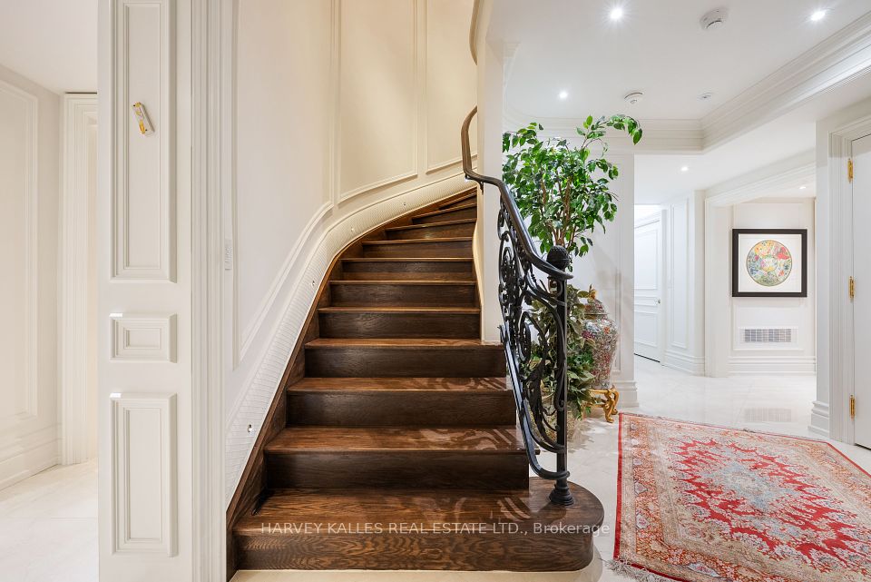 215 Strathallan Wood