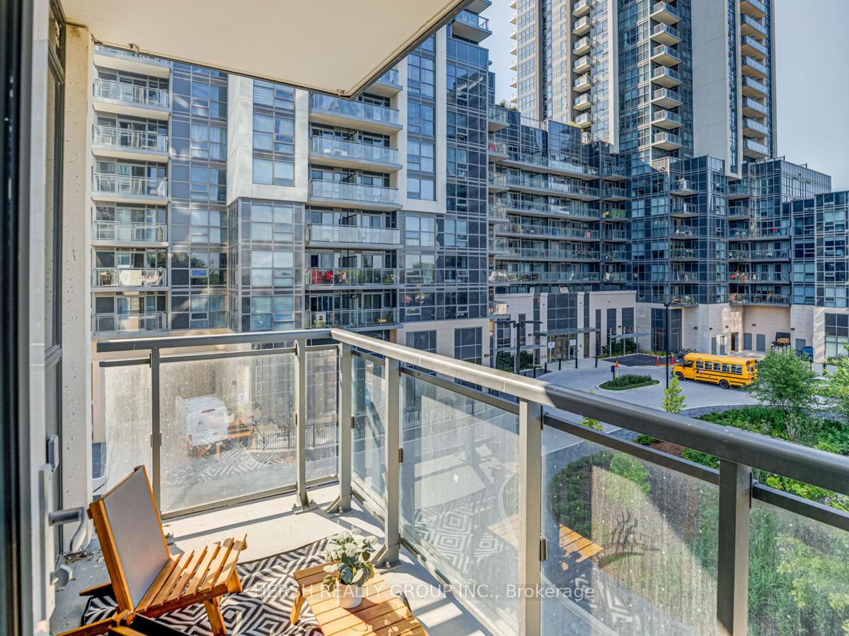 4 Bedrooms Condo at 10 Meadowglen,  Toronto For sale