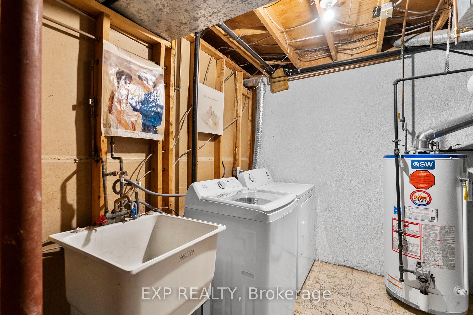 3 Bedrooms Condo at 108 Flaming Rose, Toronto For sale
