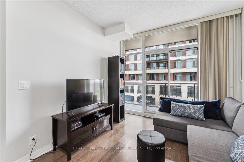 1 Bedroom Condo at 1940 Ironstone, Burlington For sale
