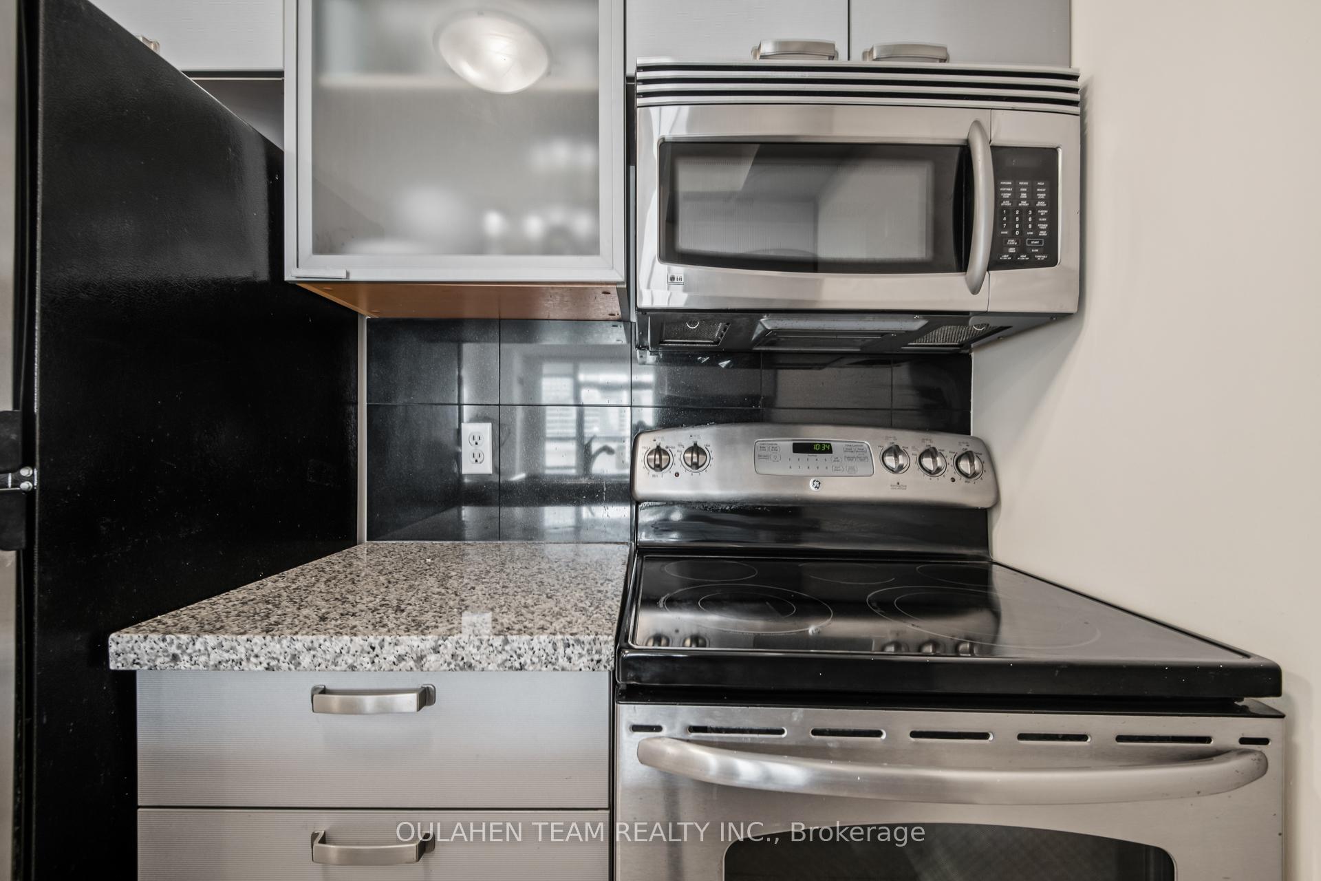 1 Bedroom Condo at 16 Harrison Garden, Toronto For sale