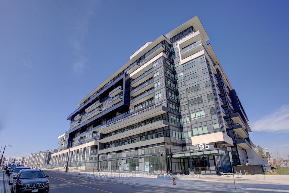 395 Dundas