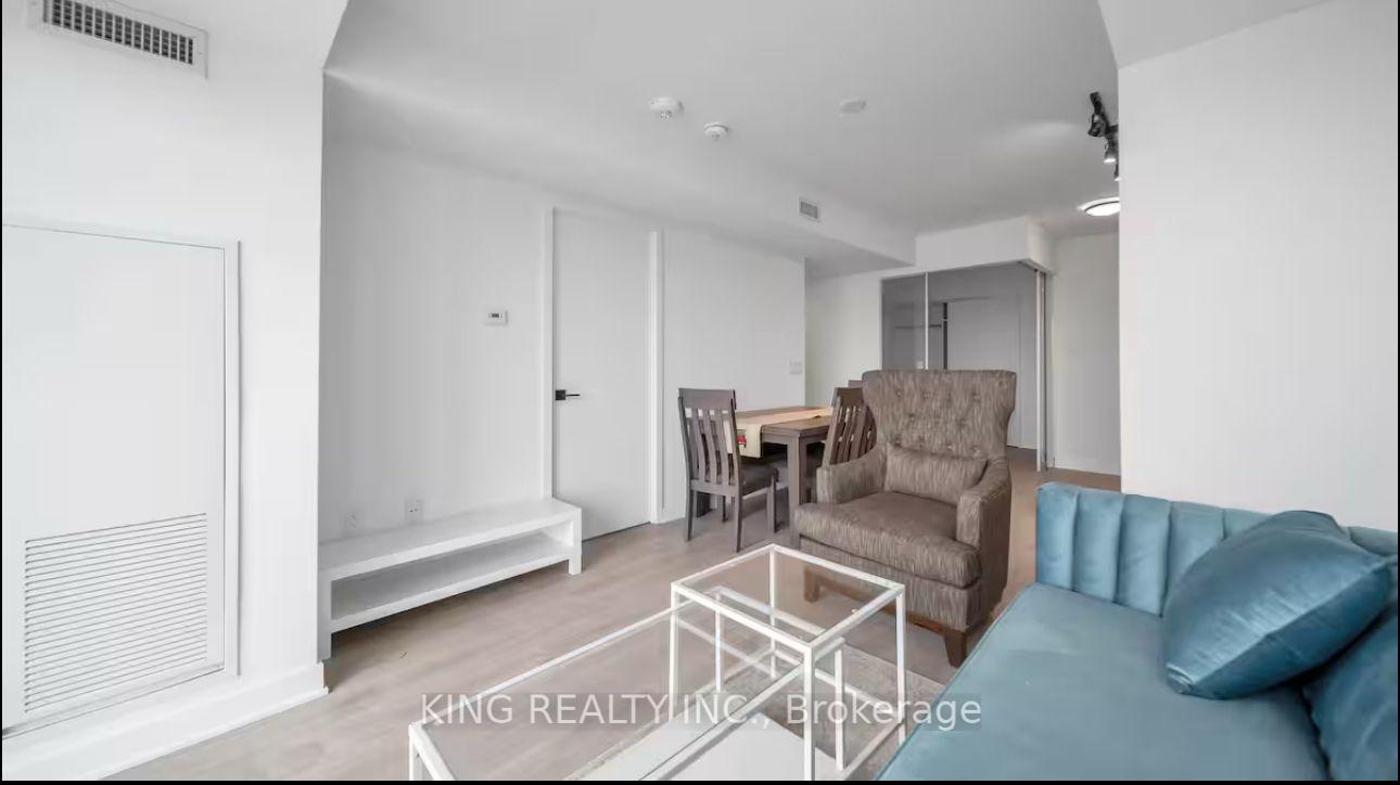 3 Bedrooms Condo at 36 Zorra,  Toronto For sale