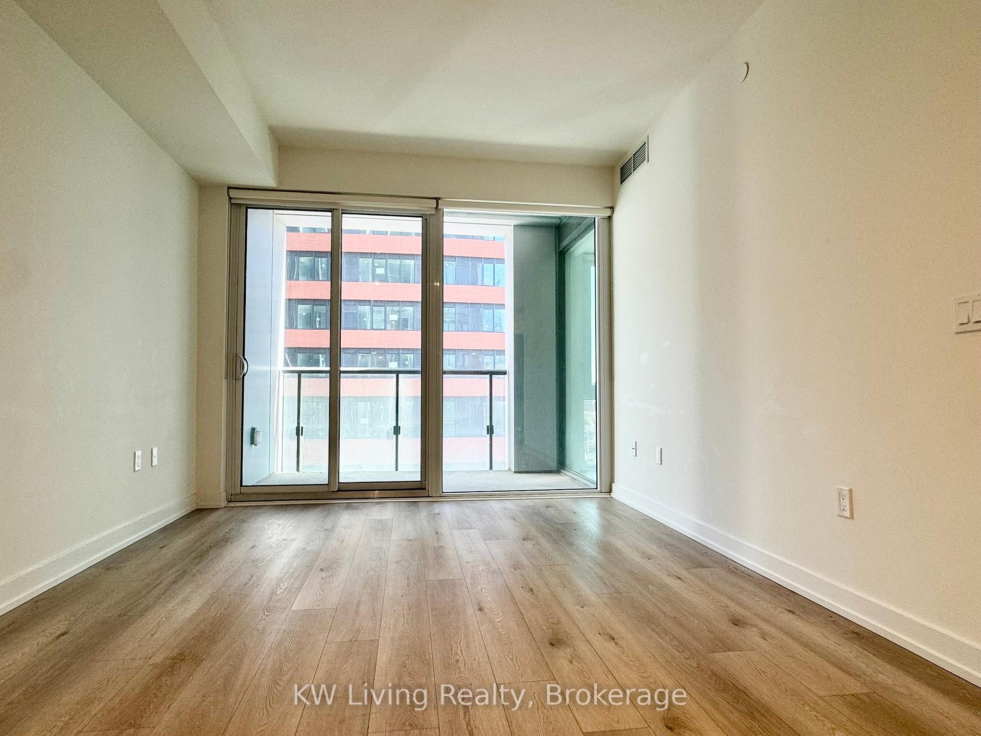 2 Bedrooms Condo at 158 Front,  Toronto For sale