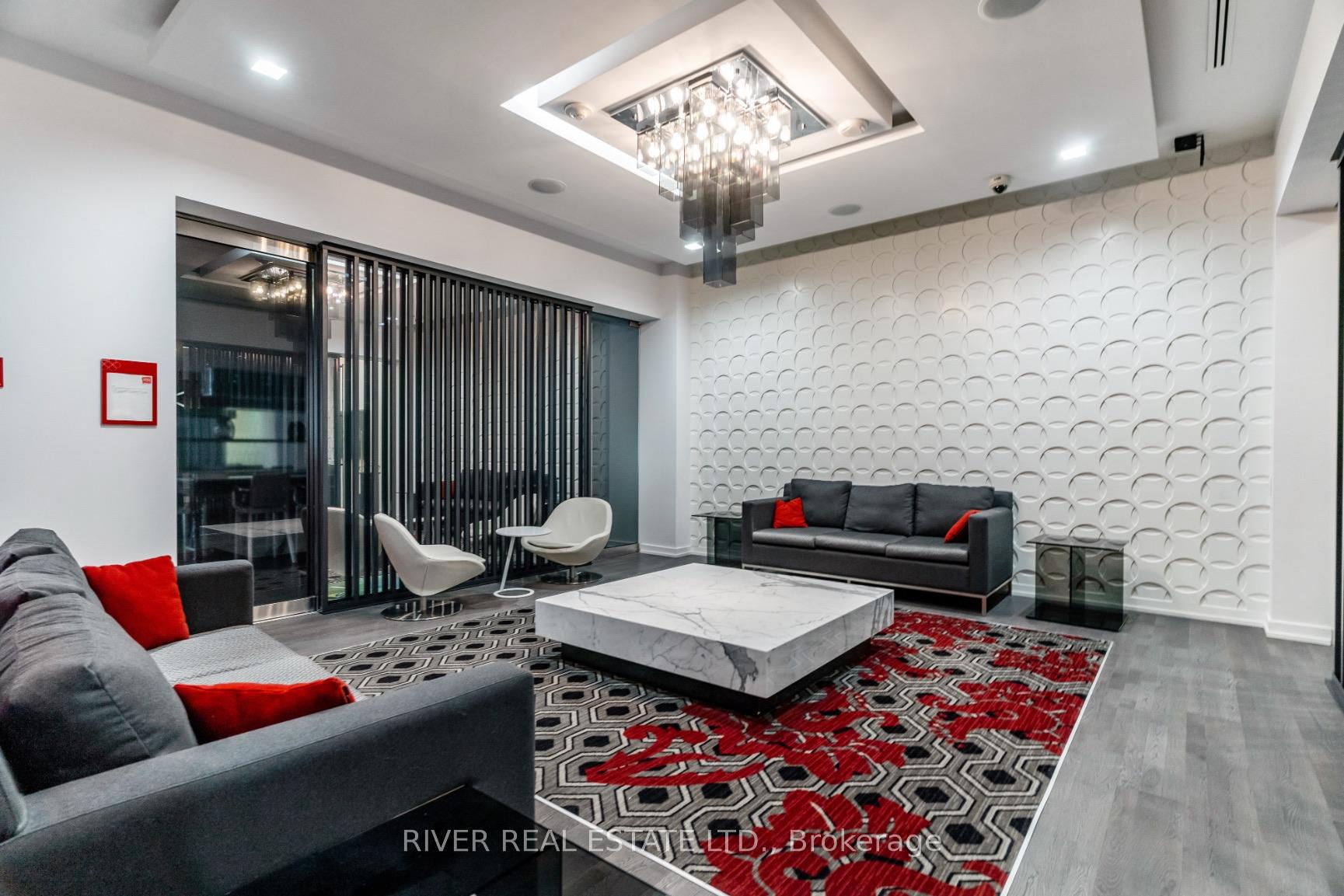 1 Bedroom Condo at 560 Front,  Toronto For sale