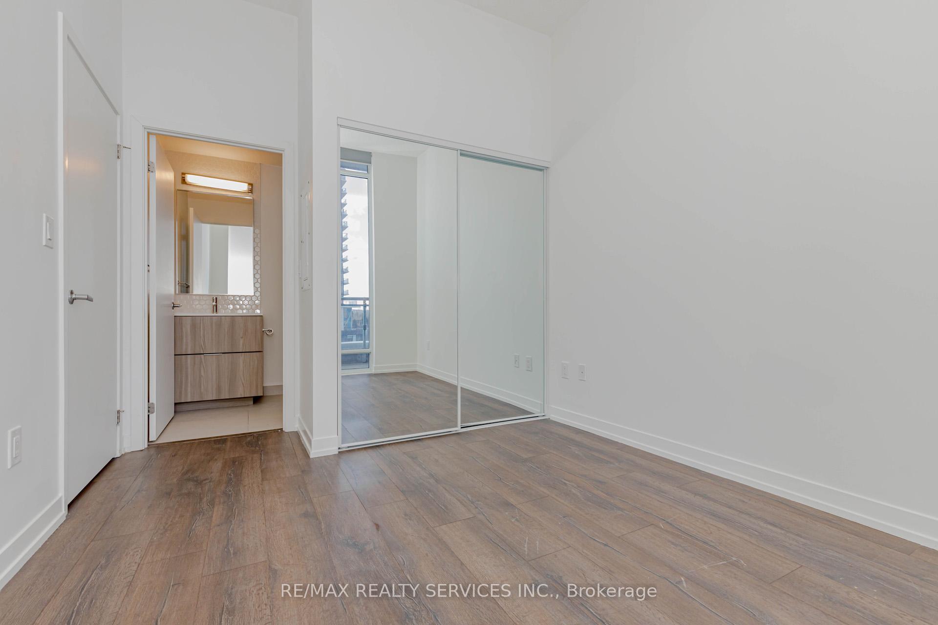 2 Bedrooms Condo at 2520 Eglington,  Mississauga For sale