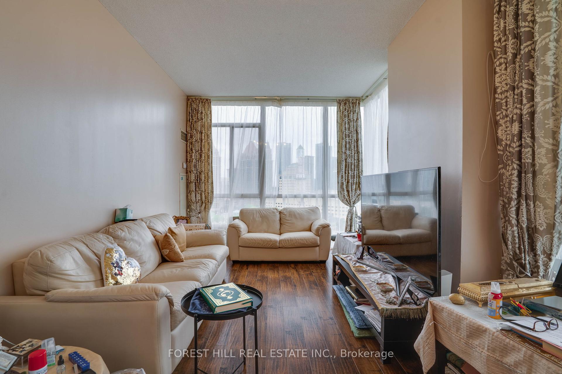 2 Bedrooms Co-op at 220 Burnhamthorpe, Mississauga For sale