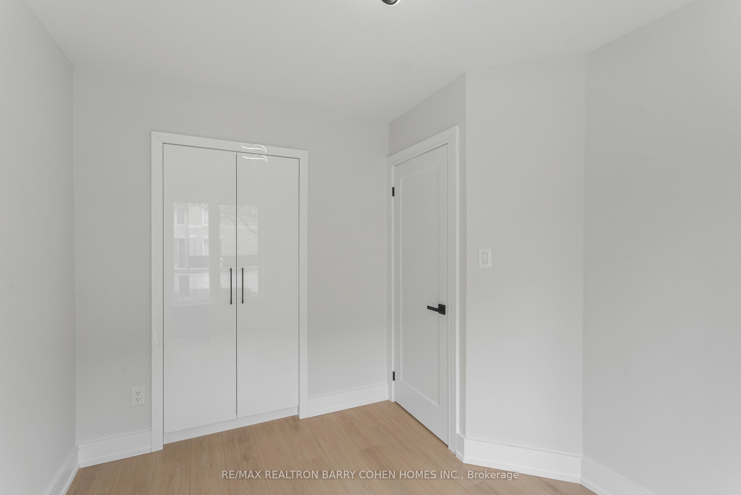 21 Galleria Parkway, #21