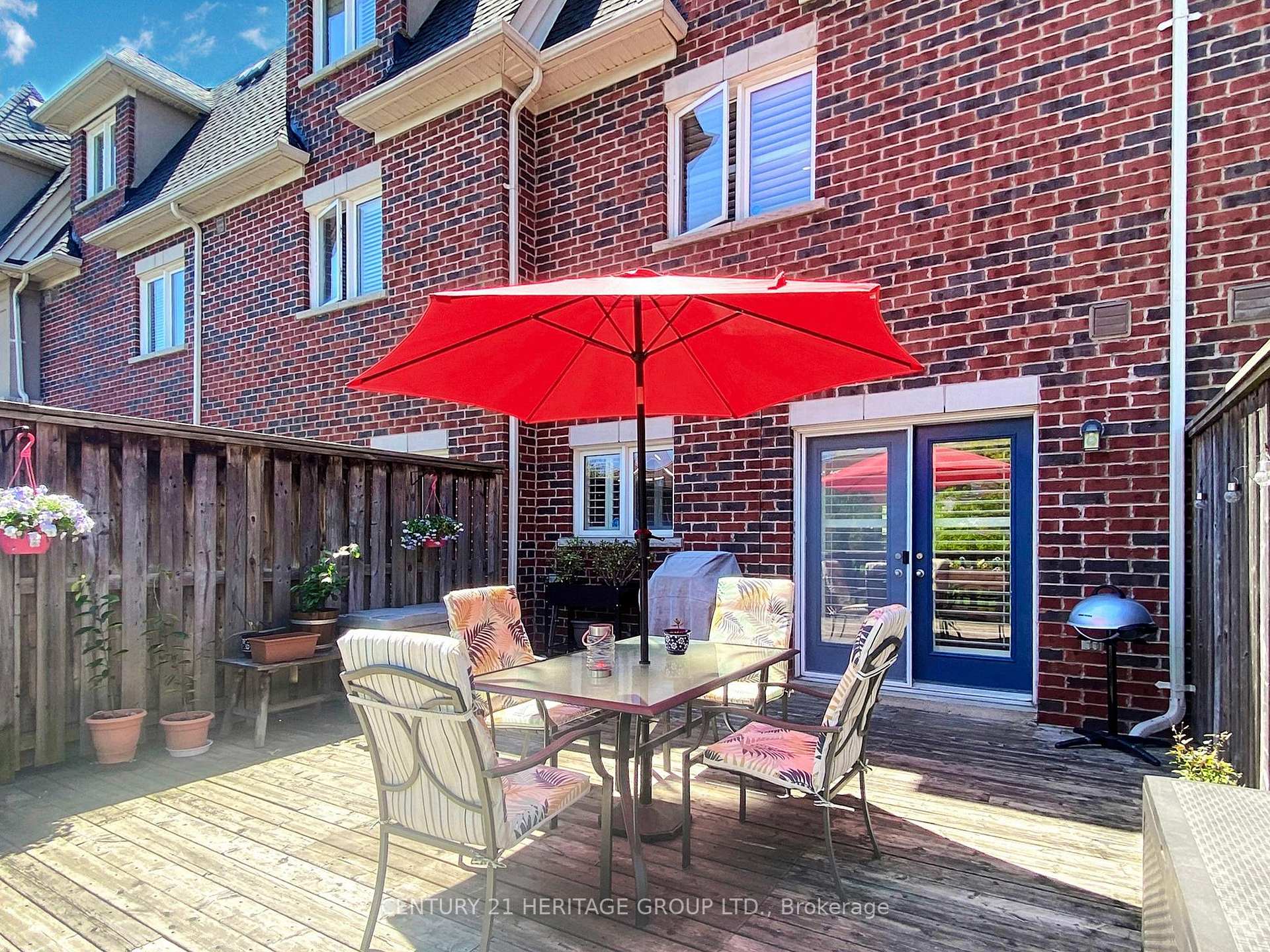 4 Bedrooms Condo at 127 Mill, Toronto For sale