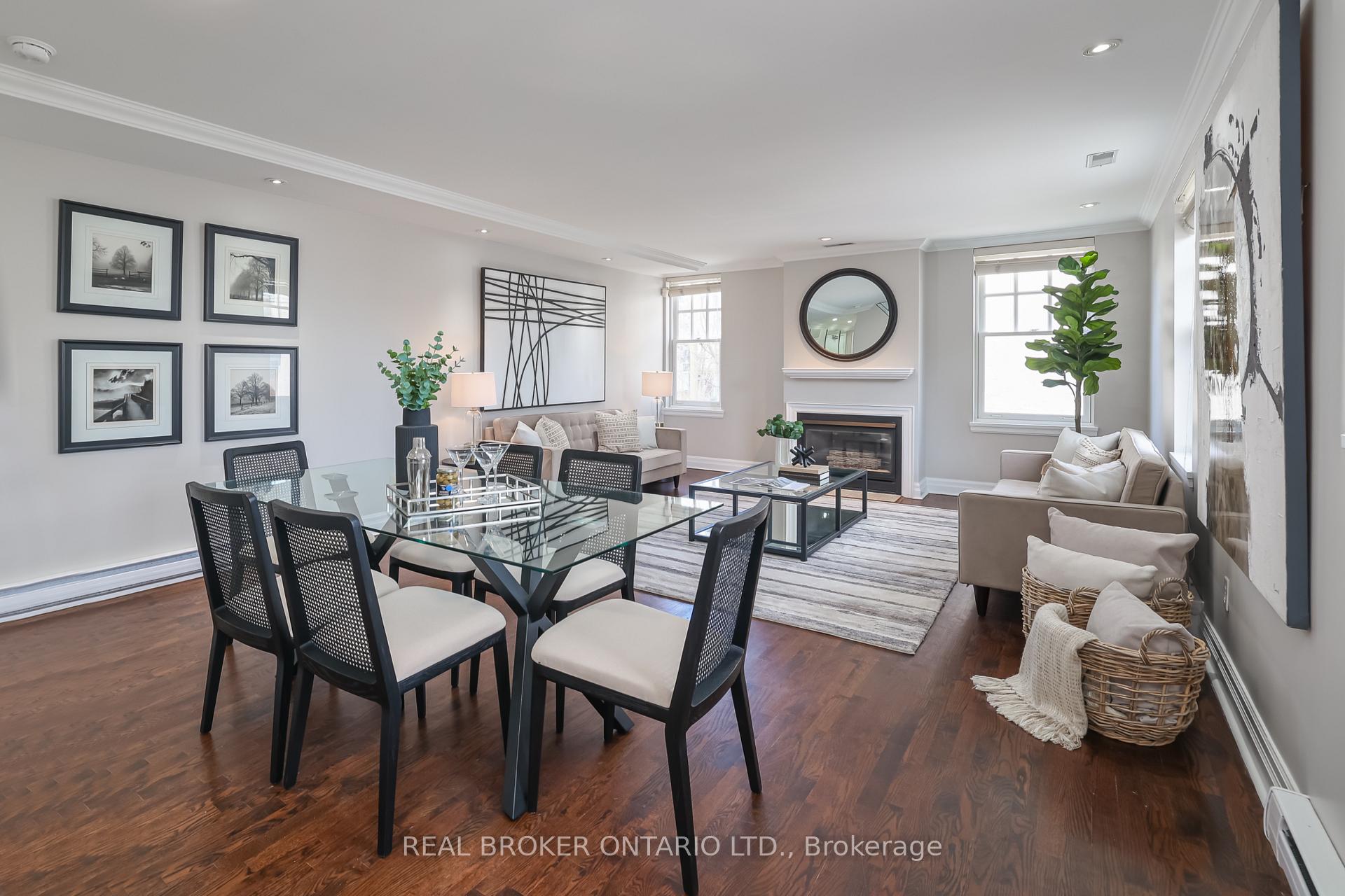 2 Bedrooms Condo at 195 Poplar Plains, Toronto For sale