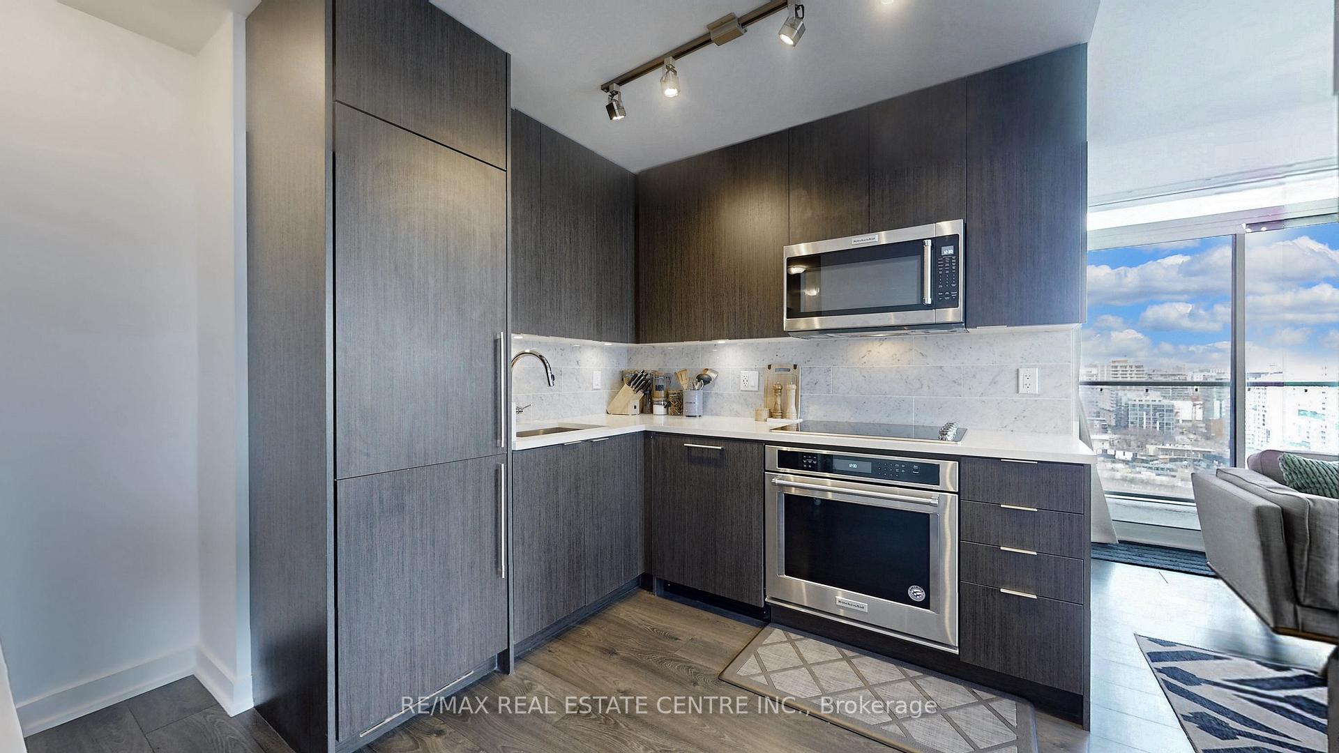 2 Bedrooms Condo at 38 Iannuzzi,  Toronto For sale