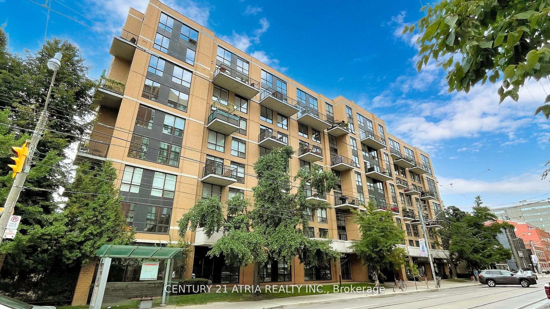 2 Bedrooms Condo at 800 King, Toronto For sale