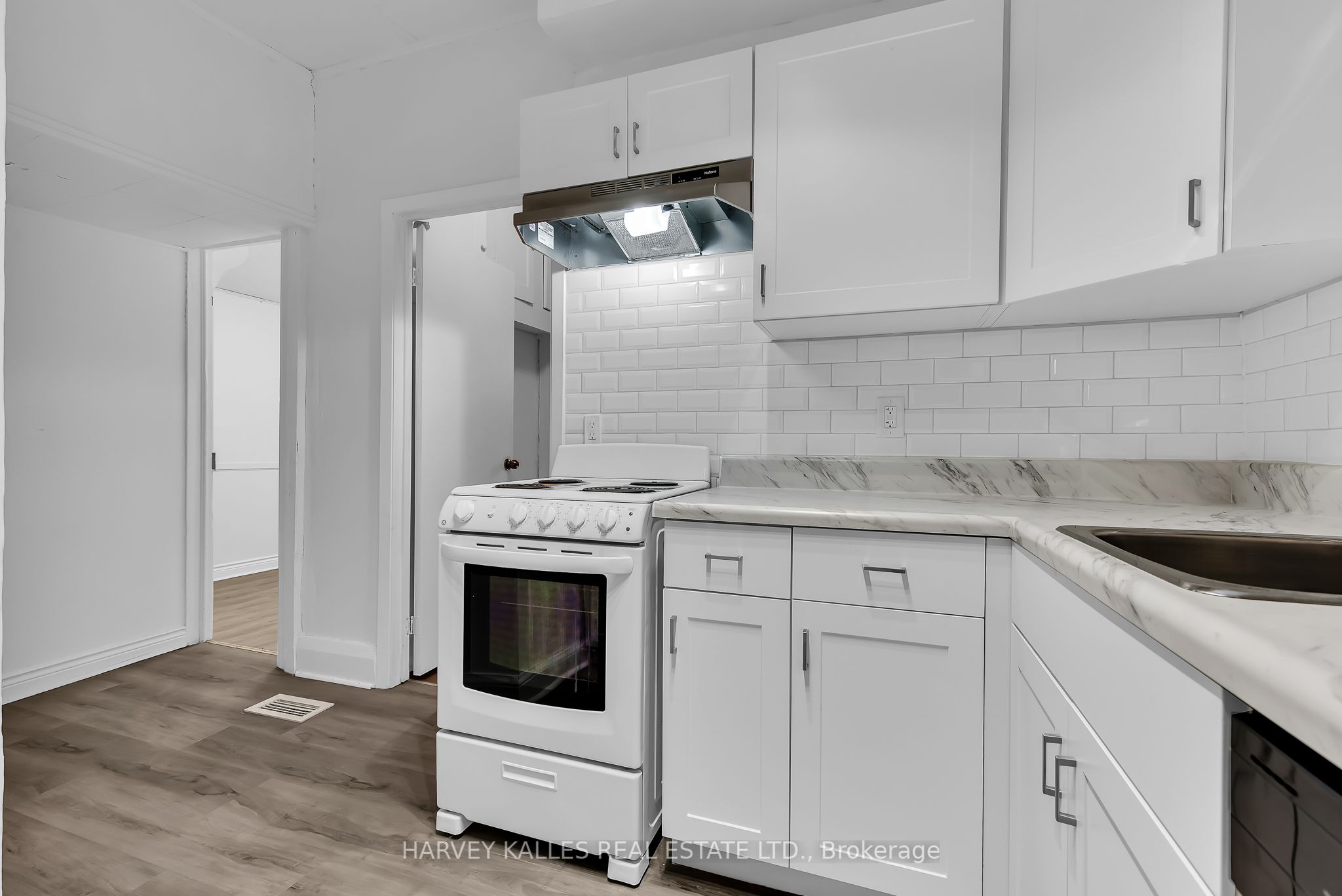 205 Wychwood Avenue, Toronto, ON M6C 2T5