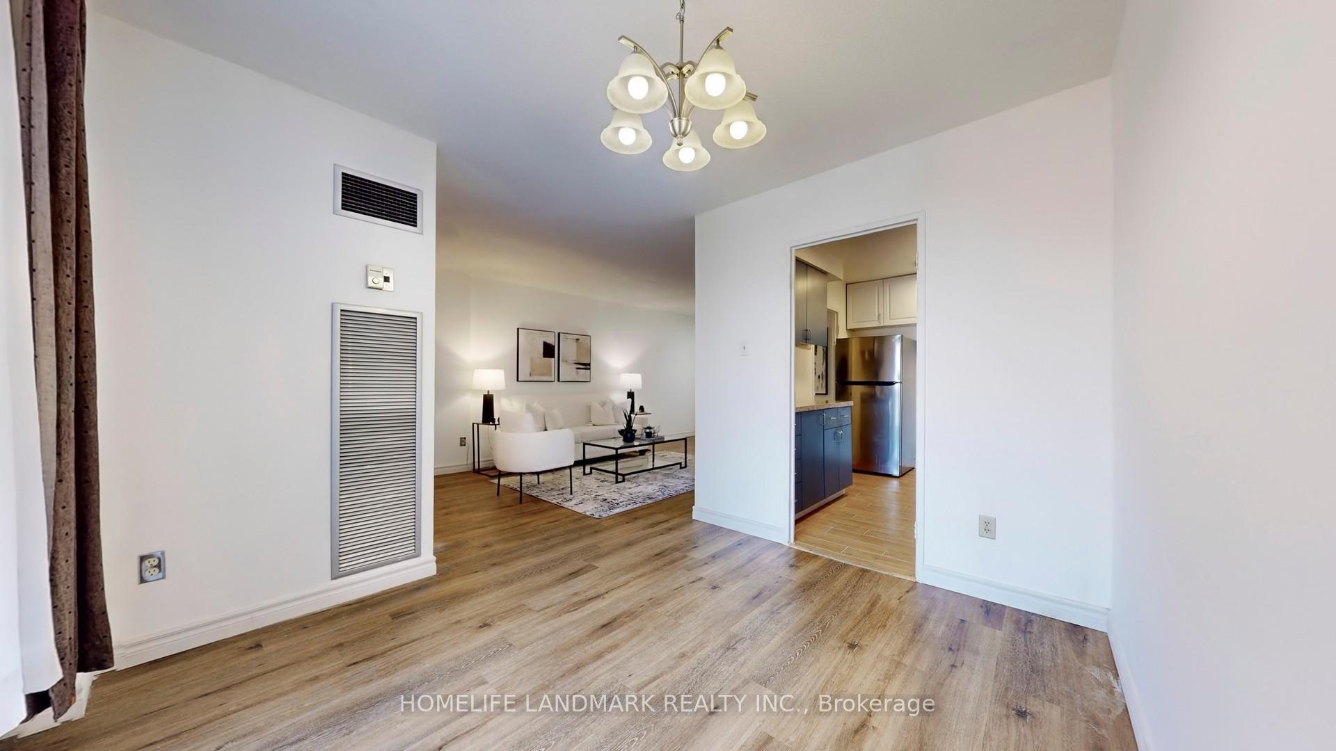 3 Bedrooms Condo at 1395 Williamsport, Mississauga For sale