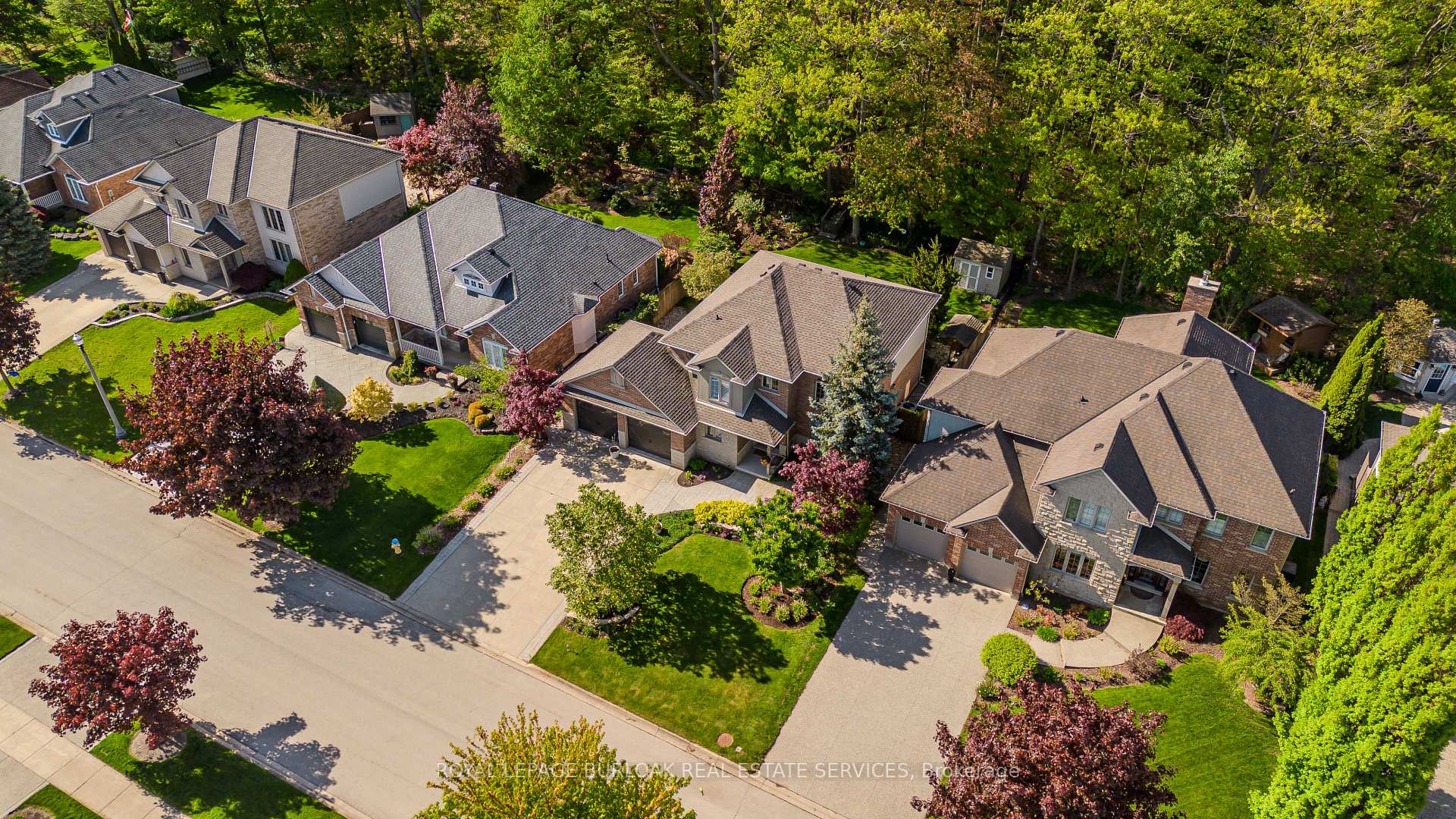 82 Terrace Drive, Grimsby, ON L3M 1B5
