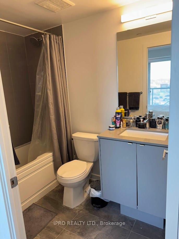 2 Bedrooms Condo at 3200 Dakota, Burlington For sale