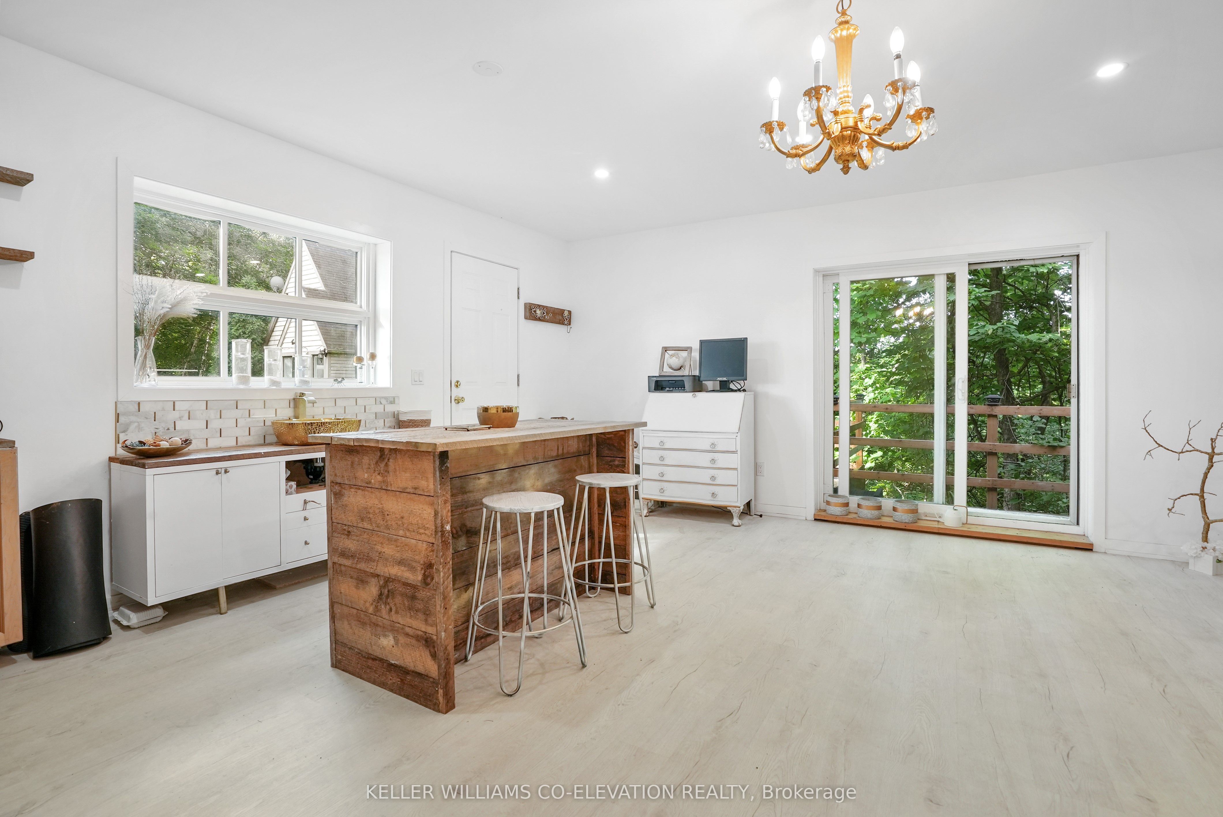 1136 Bronte Road
