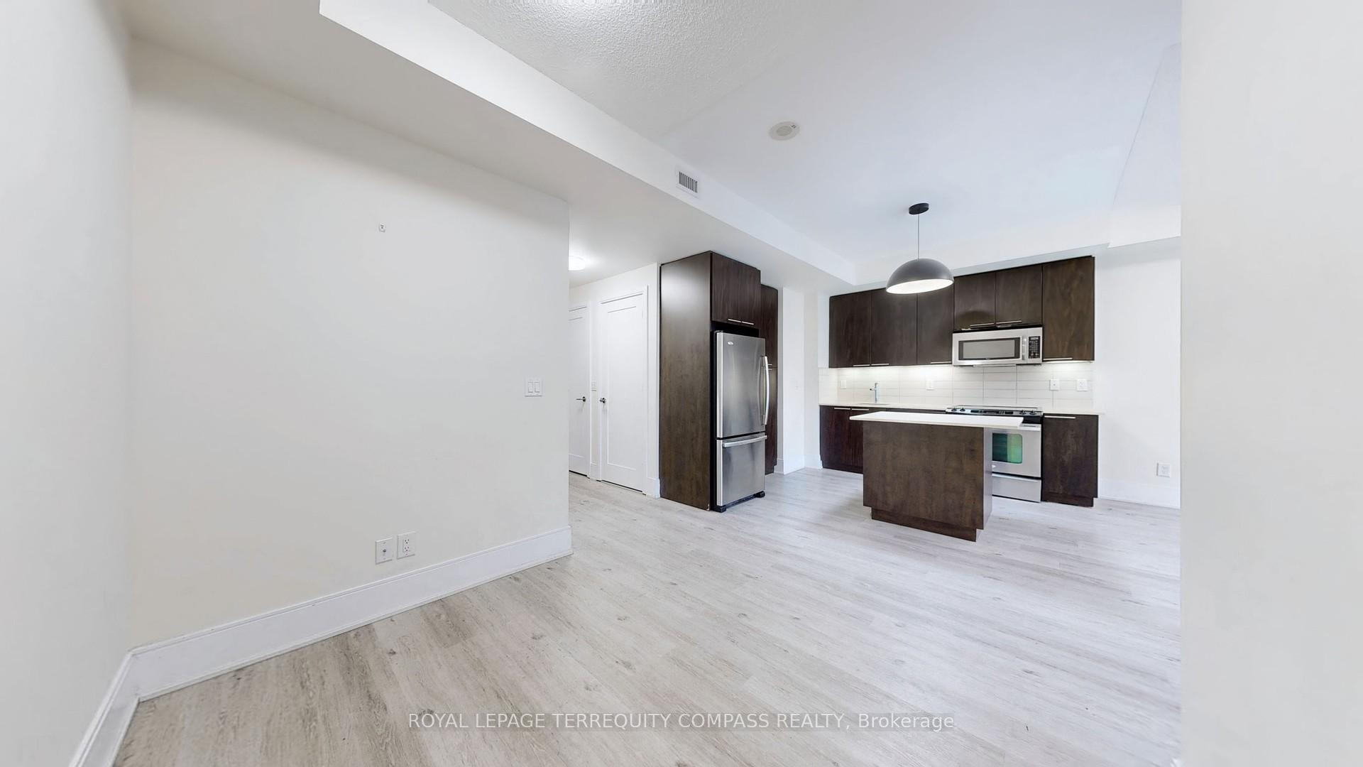 2 Bedrooms Condo at 70 Roehampton,  Toronto For sale