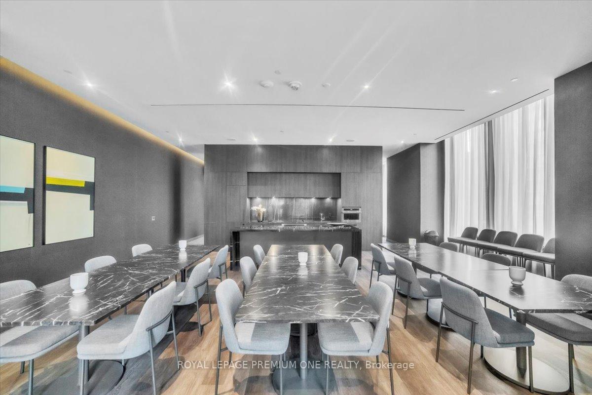 2 Bedrooms Condo at 11 Yorkville, Toronto For sale