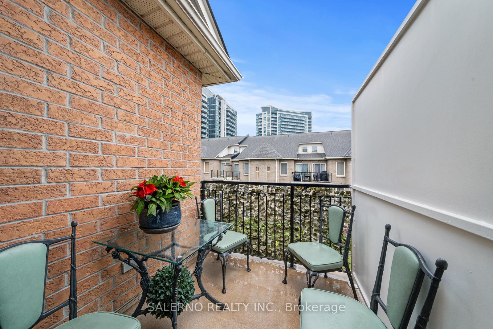 3 Bedrooms Condo at 128 Aerodrome, Toronto For sale