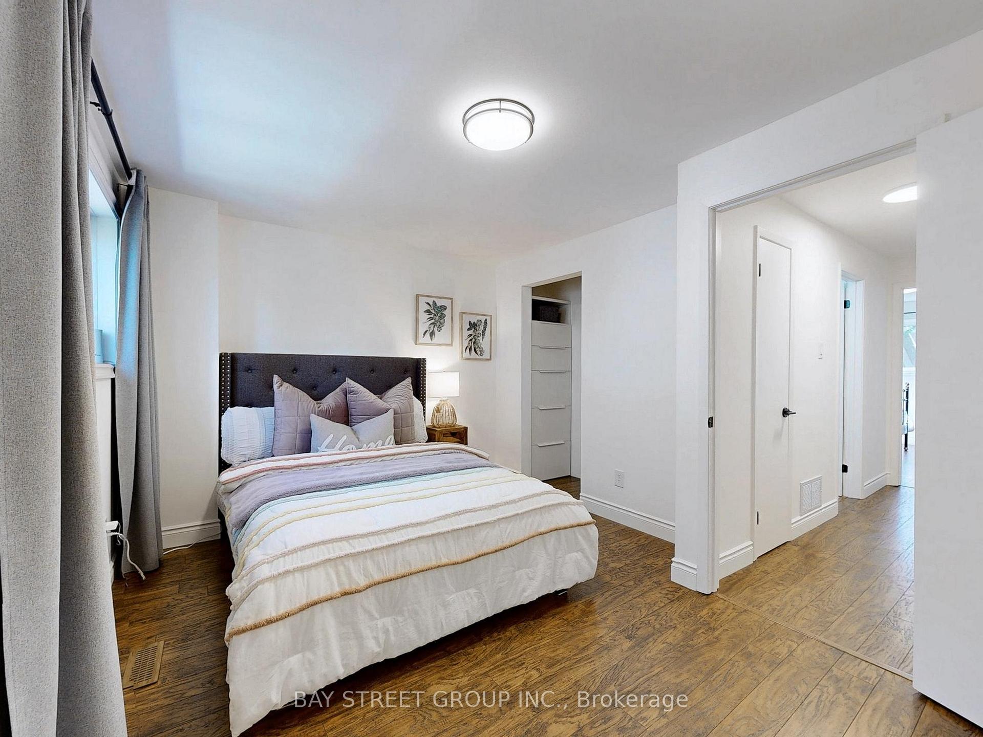 3 Bedrooms Condo at 89 Rameau, Toronto For sale
