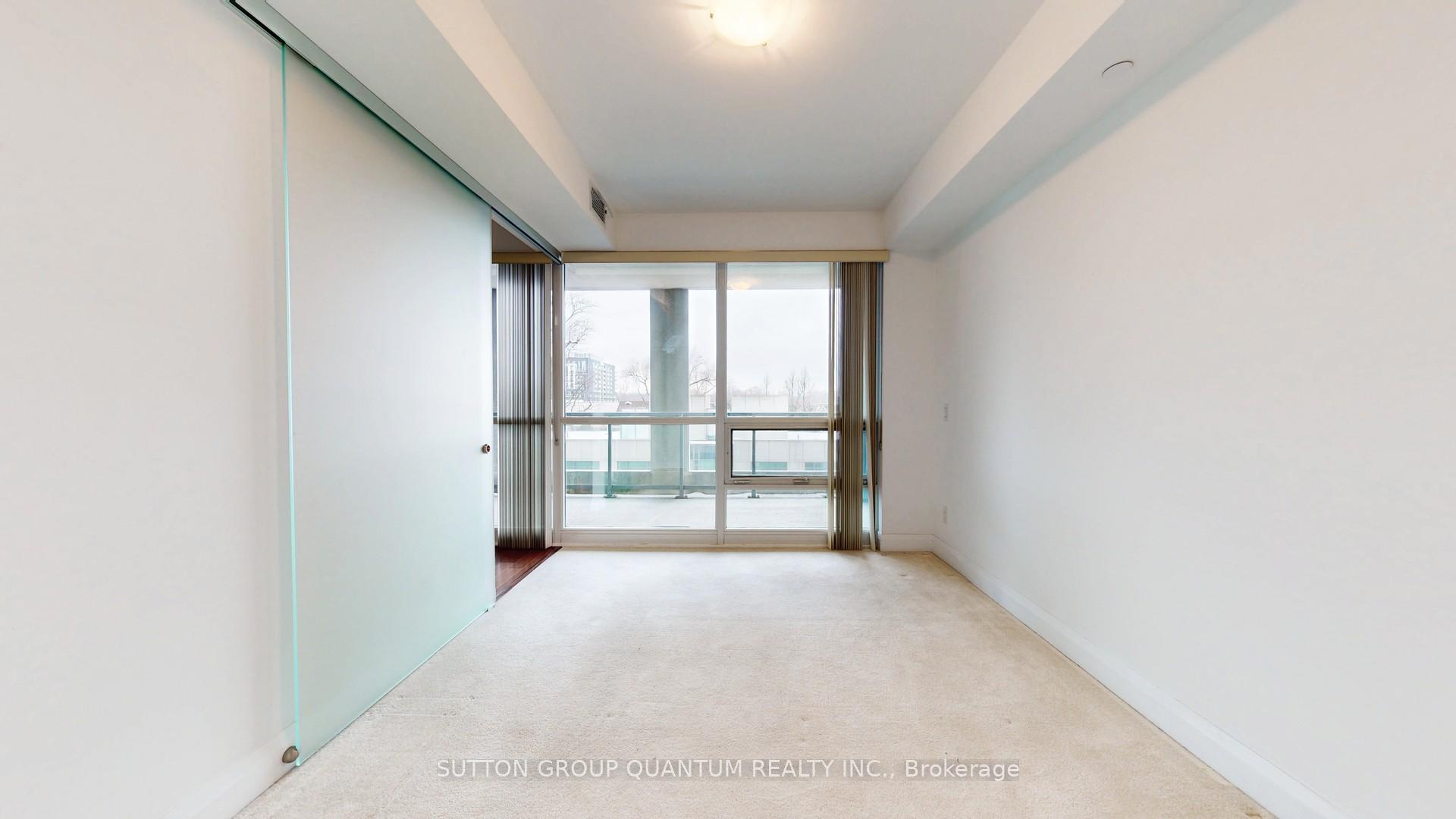 2 Bedrooms Condo at 11 Bronte, Oakville For sale