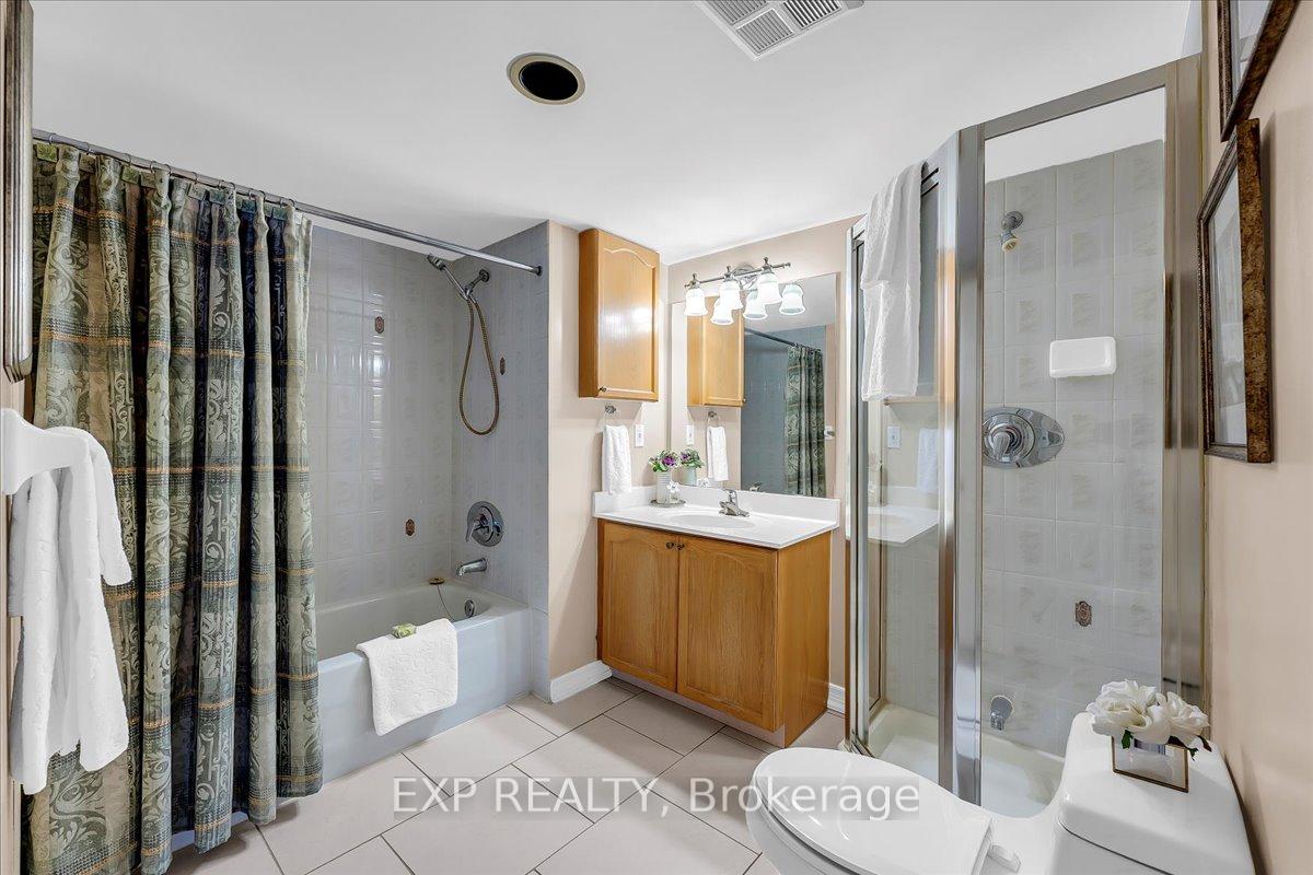1 Bedroom Condo at 141 Woodbridge, Vaughan For sale