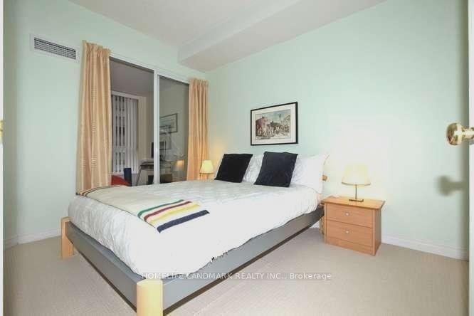 2 Bedrooms Condo at 55 Bloor, Toronto For sale