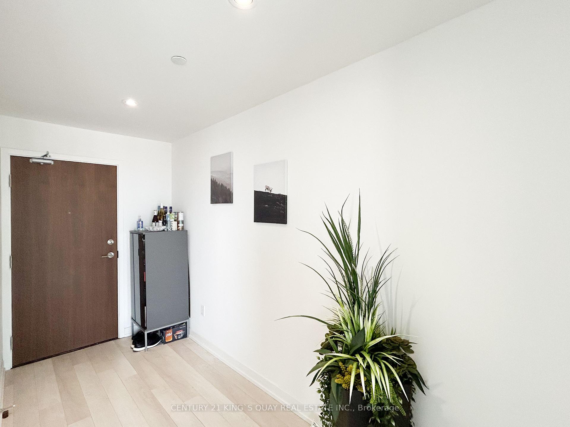 2 Bedrooms Condo at 117 McMahon, Toronto For sale