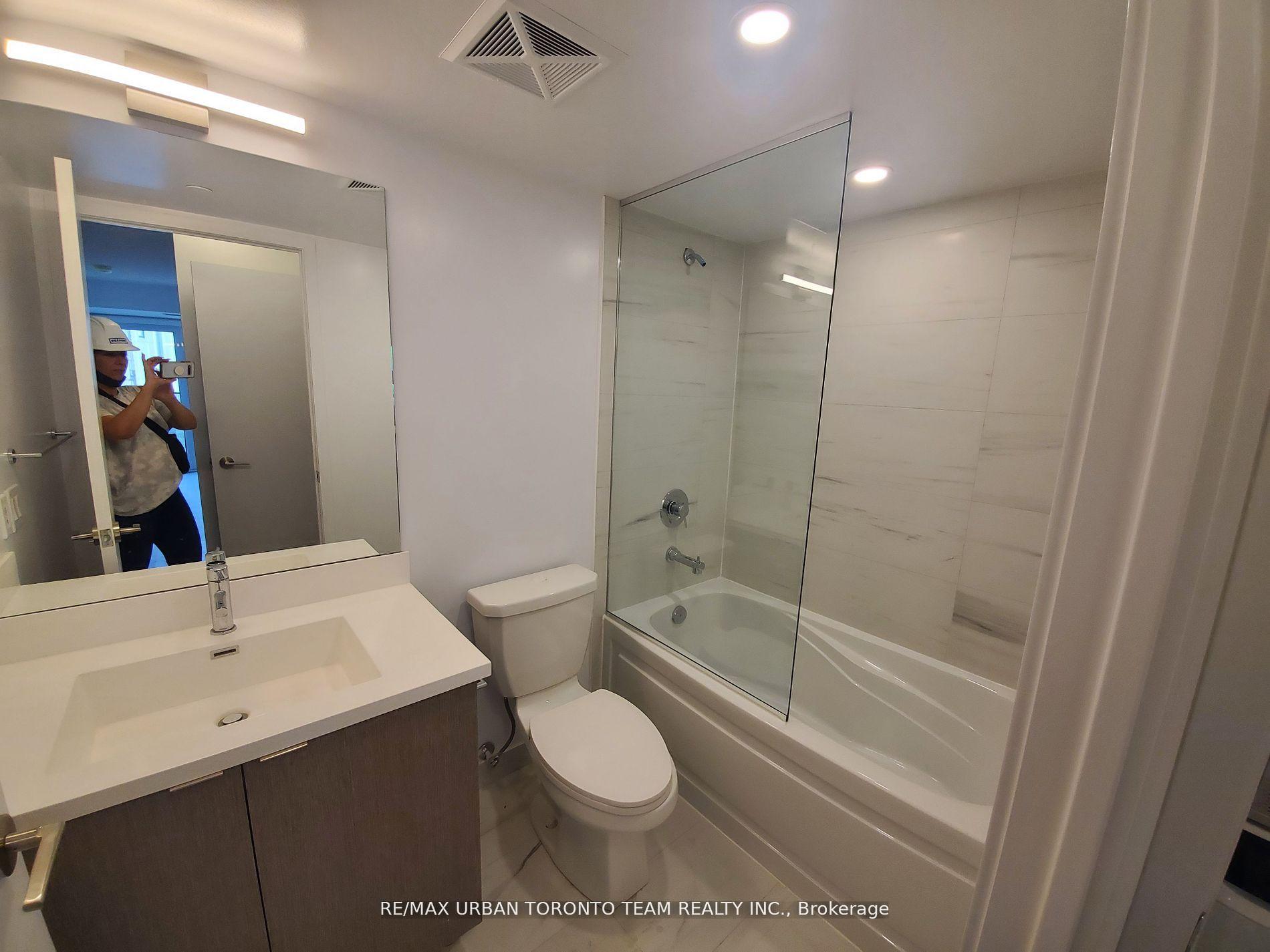 2 Bedrooms Condo at 219 Dundas,  Toronto For sale