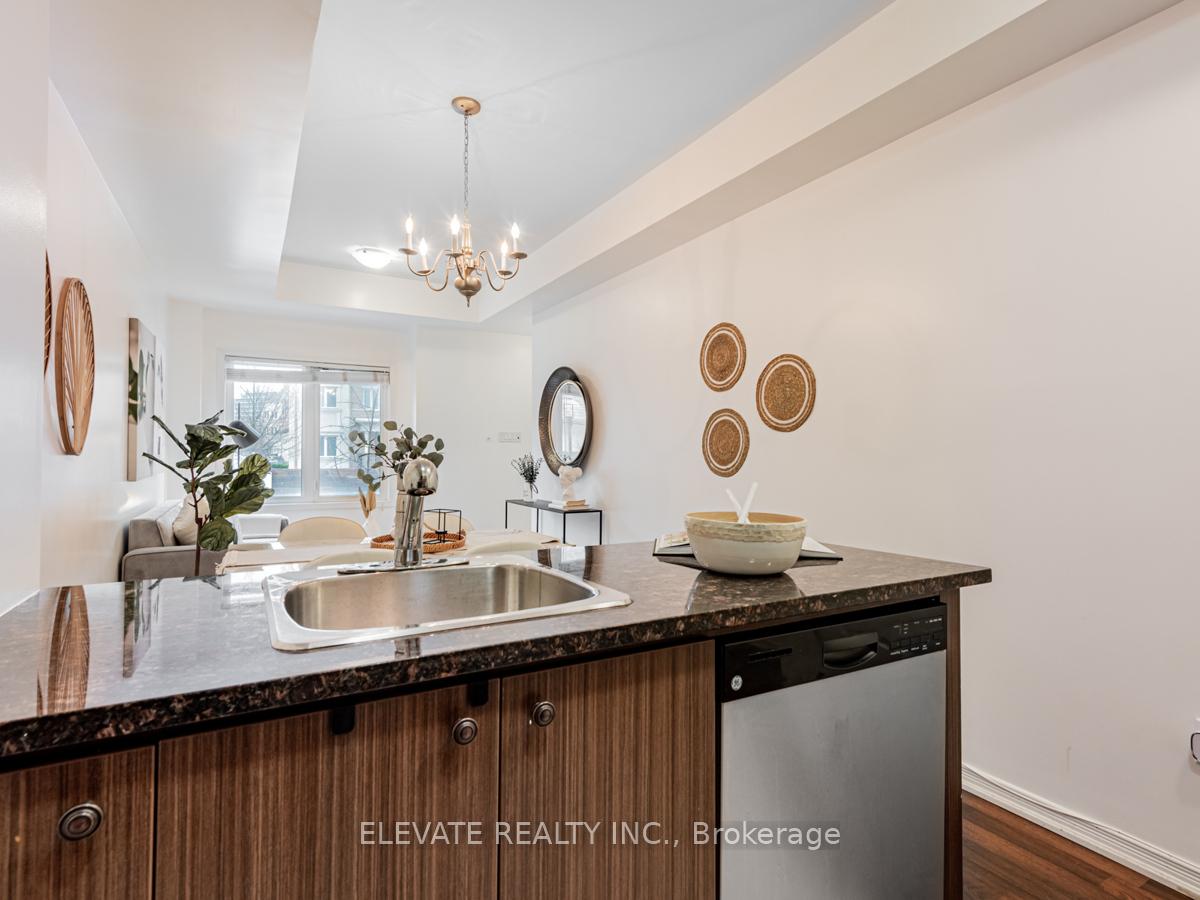 2 Bedrooms Condo at 15 Coneflower, Toronto For sale