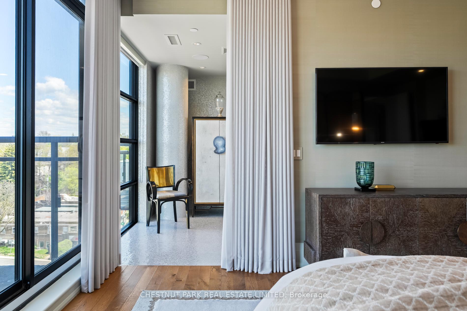3 Bedrooms Condo at 170 Chiltern Hill, Toronto For sale
