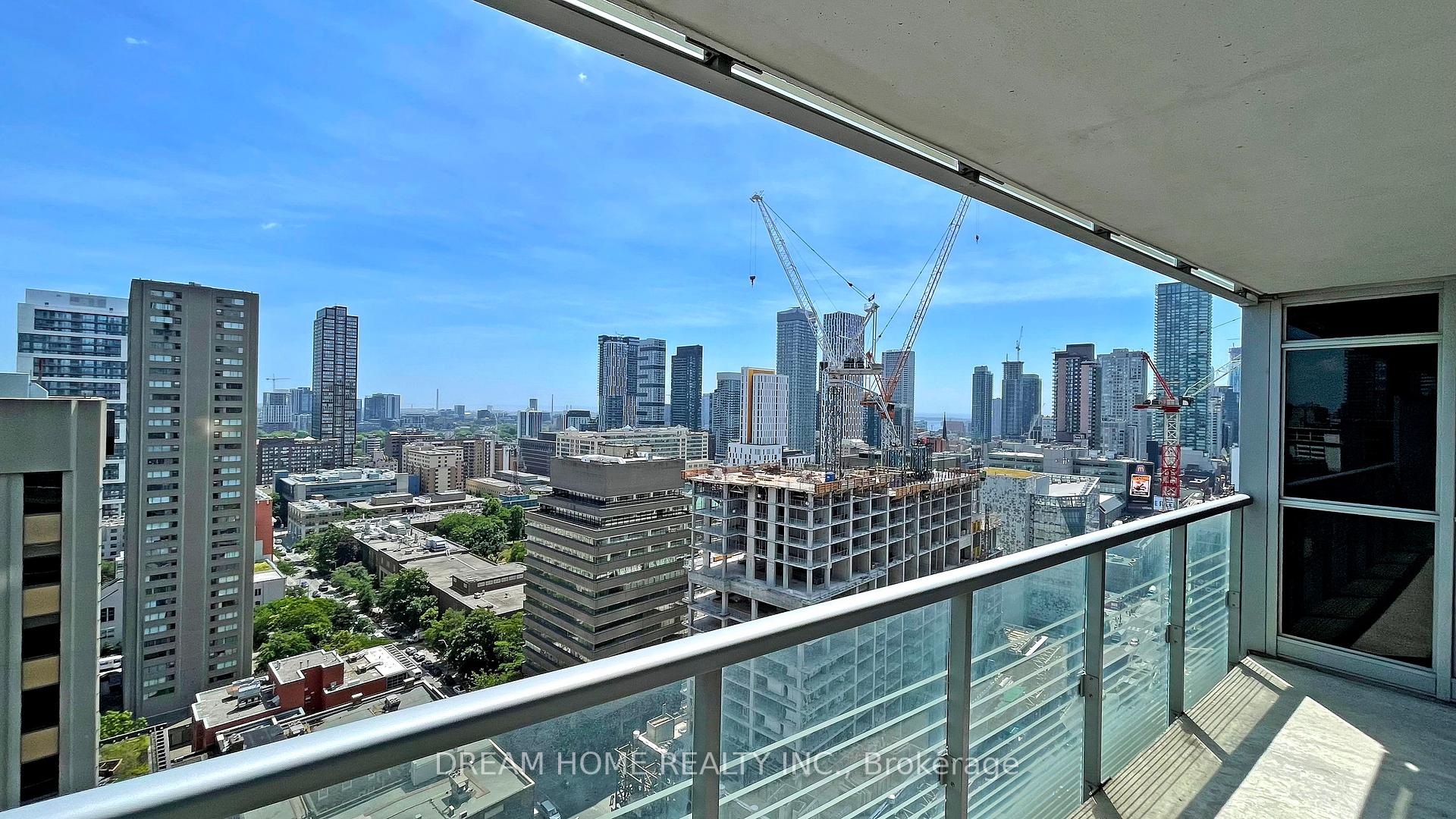 2 Bedrooms Condo at 386 Yonge, Toronto For sale