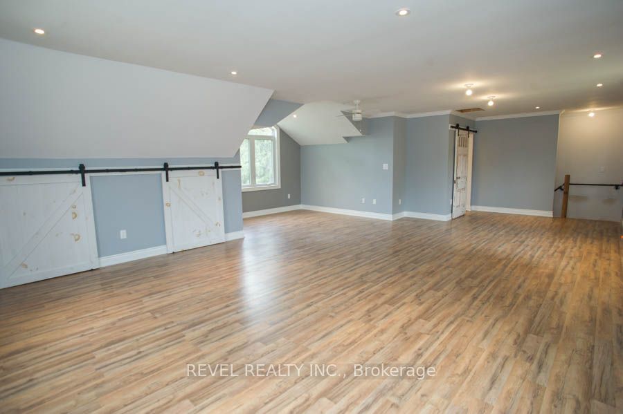 40 Oakhill Drive