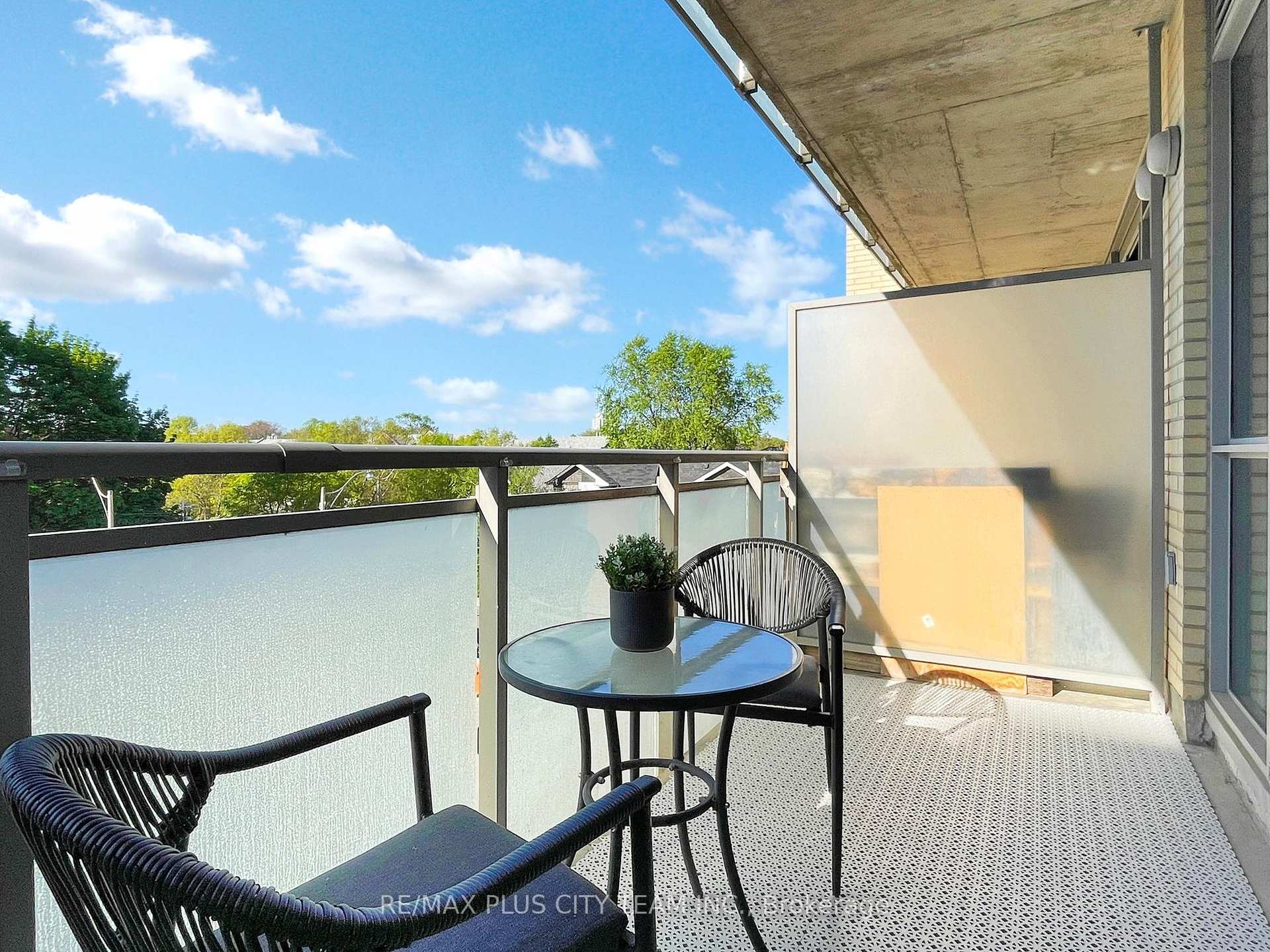 1 Bedroom Condo at 630 Queen, Toronto For sale
