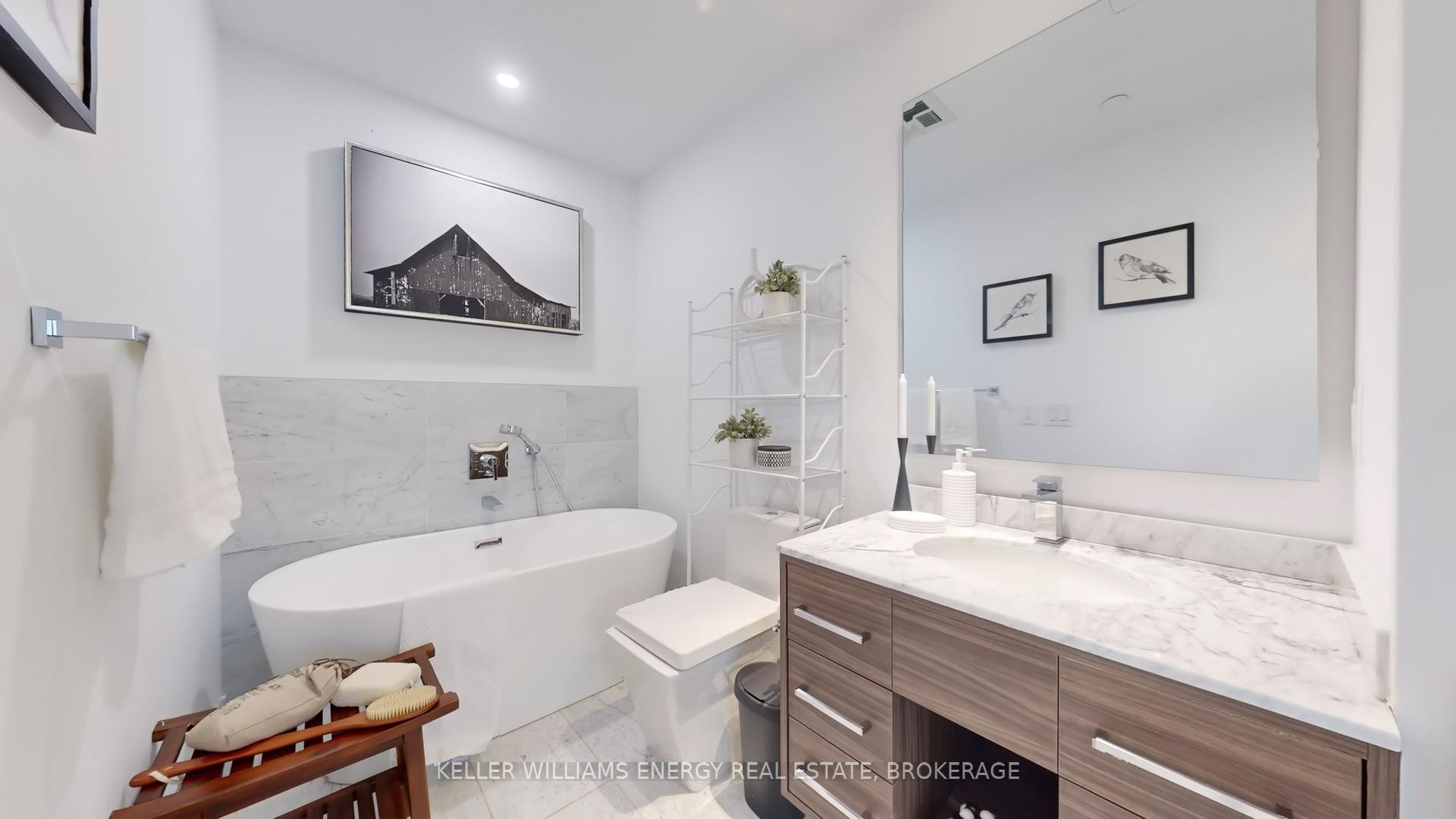 3 Bedrooms Condo at 488 University, Toronto For sale
