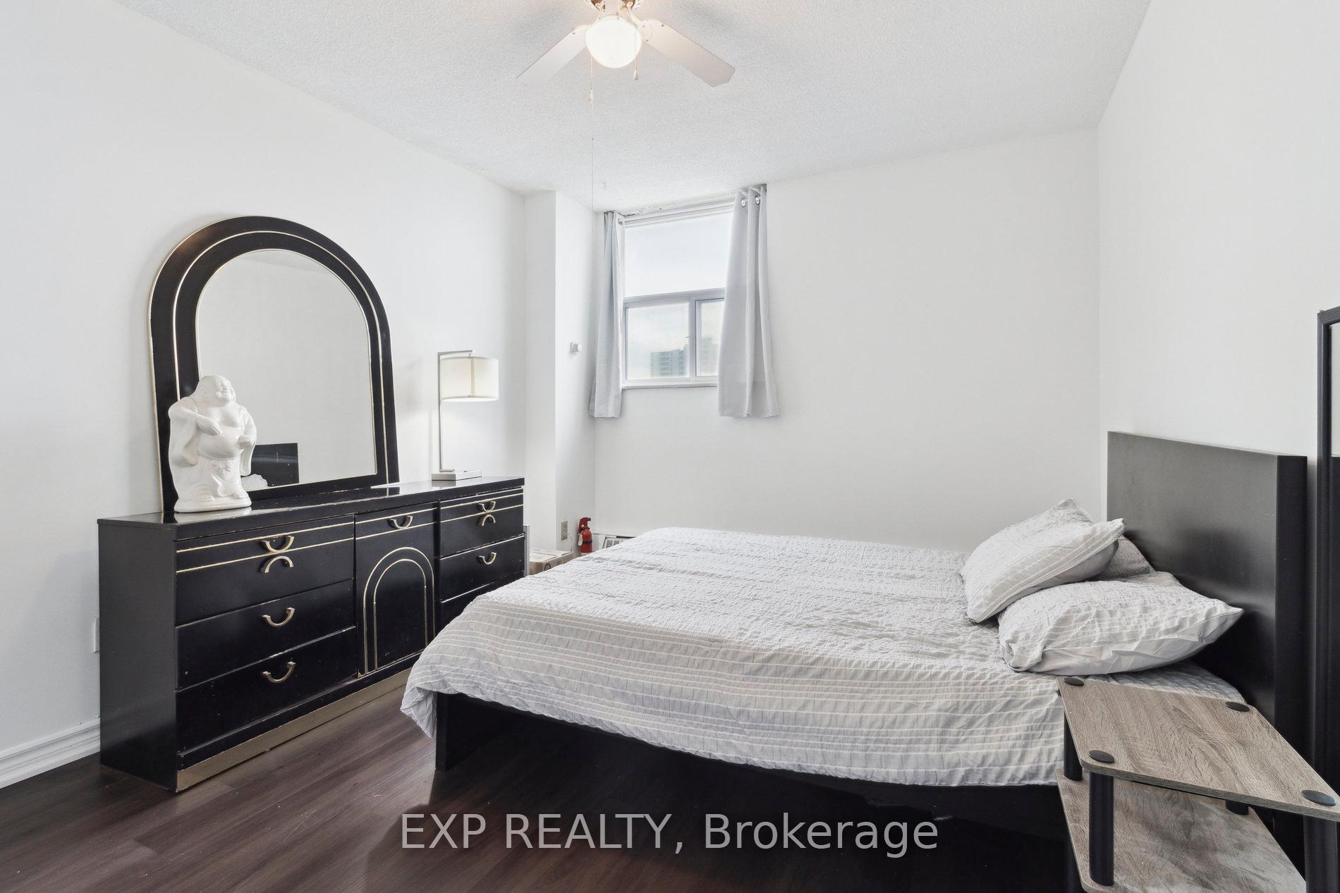 3 Bedrooms Condo at 5 Parkway Forest, Toronto For sale
