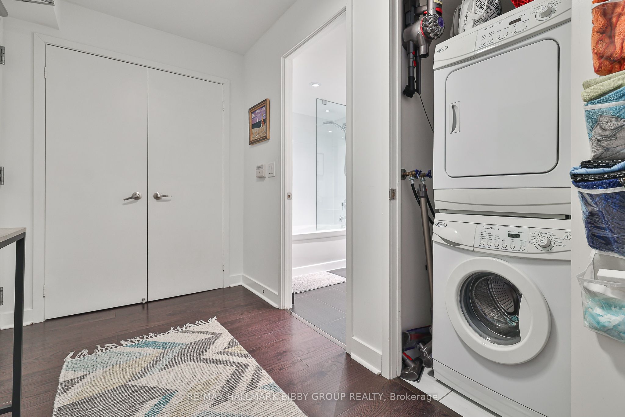 #209 - 320 Richmond Street, Toronto, ON M5A 1P9