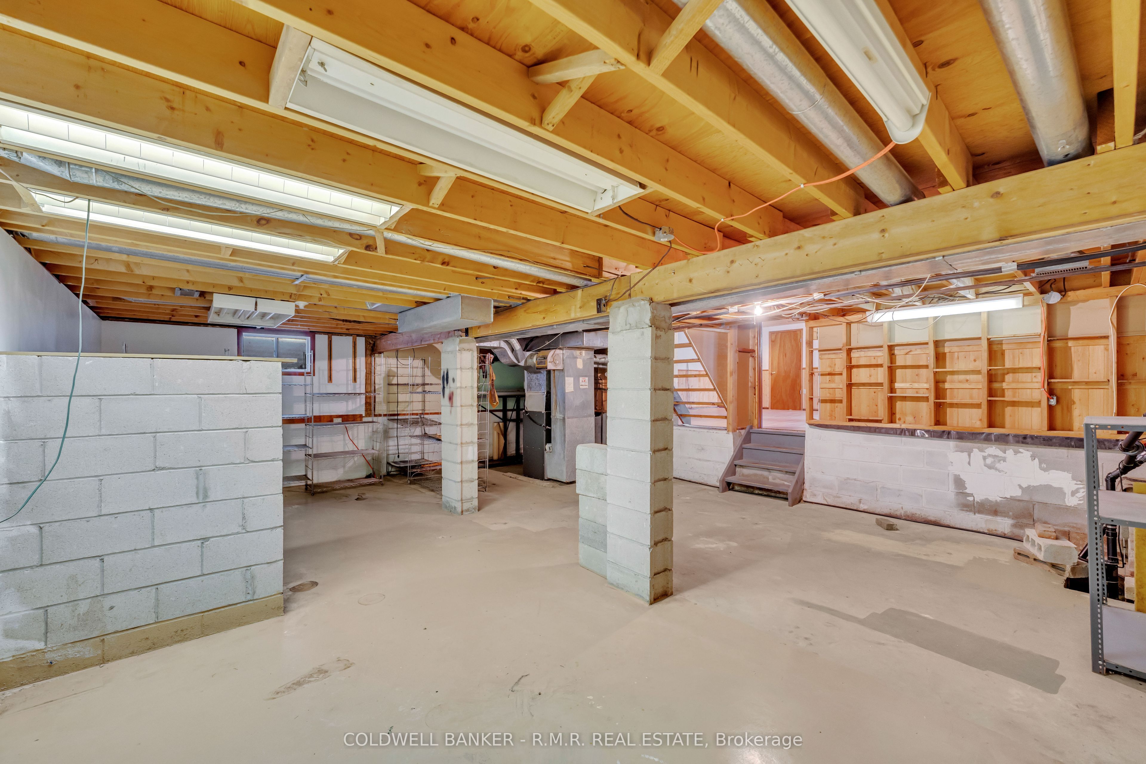 86 Twyn Rivers Drive