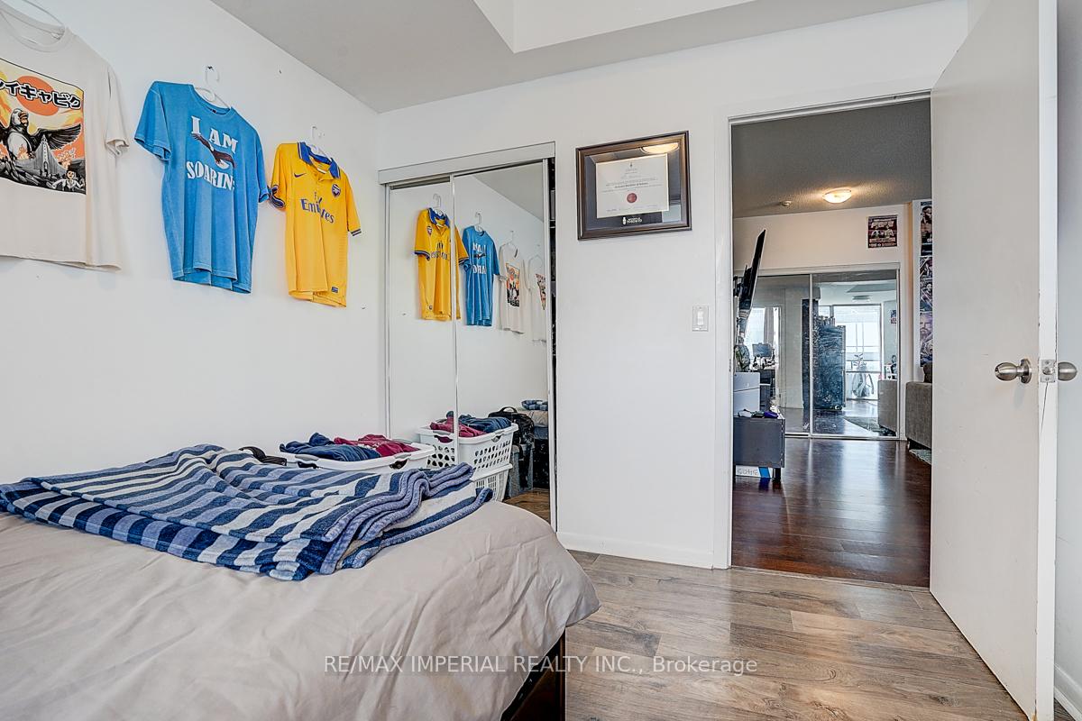 4 Bedrooms Condo at 832 Bay, Toronto For sale