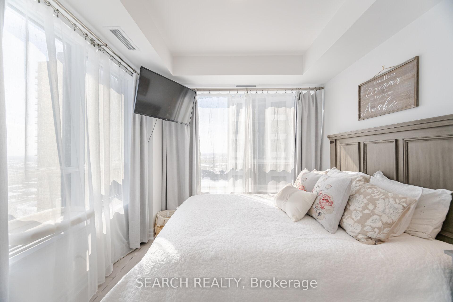 2 Bedrooms Condo at 30 Elm, Mississauga For sale