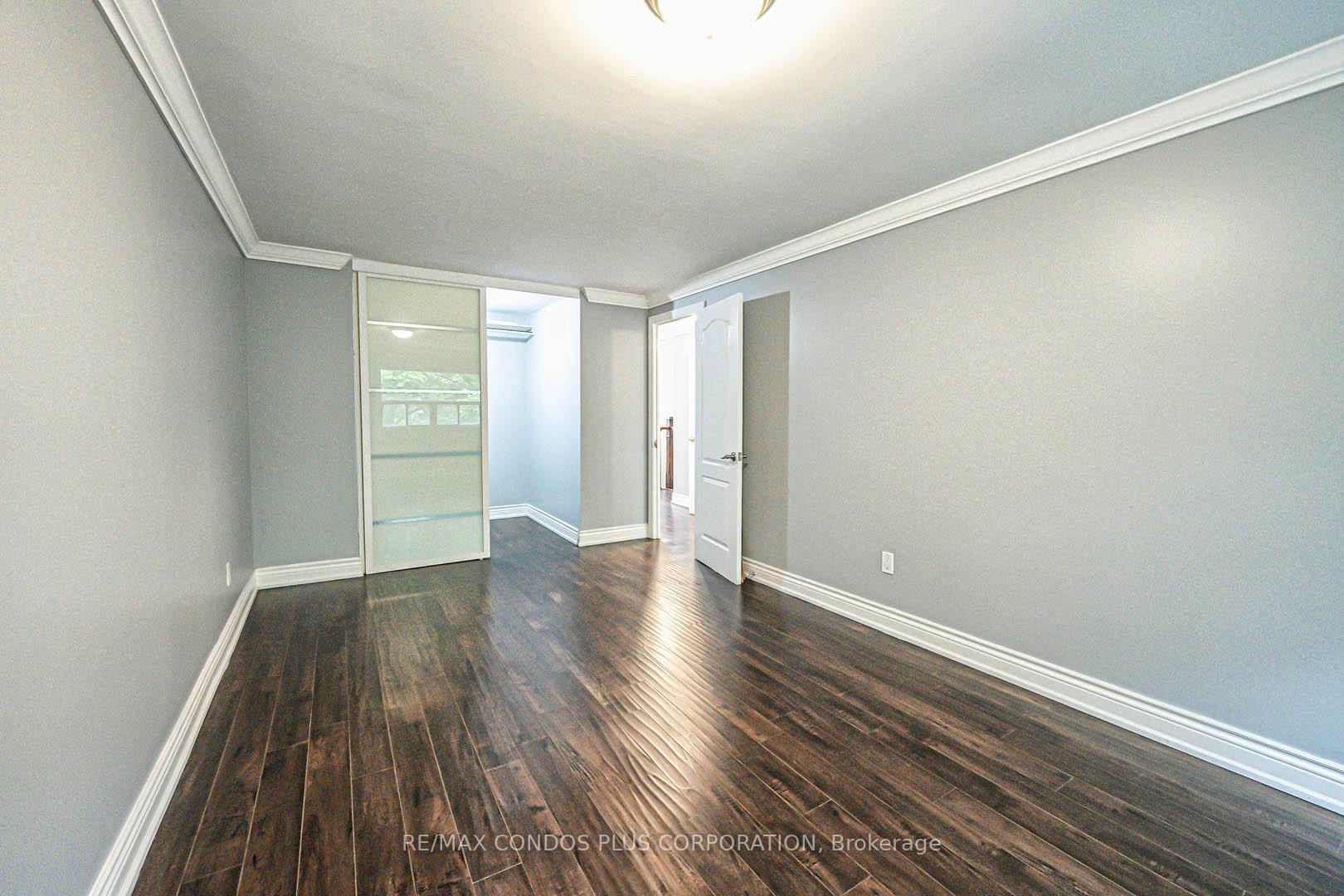 3 Bedrooms Condo at 525 Meadows, Mississauga For sale