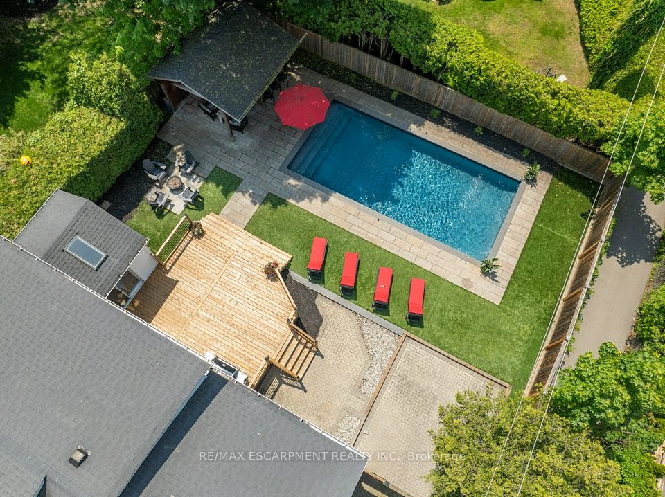 282 PINE COVE