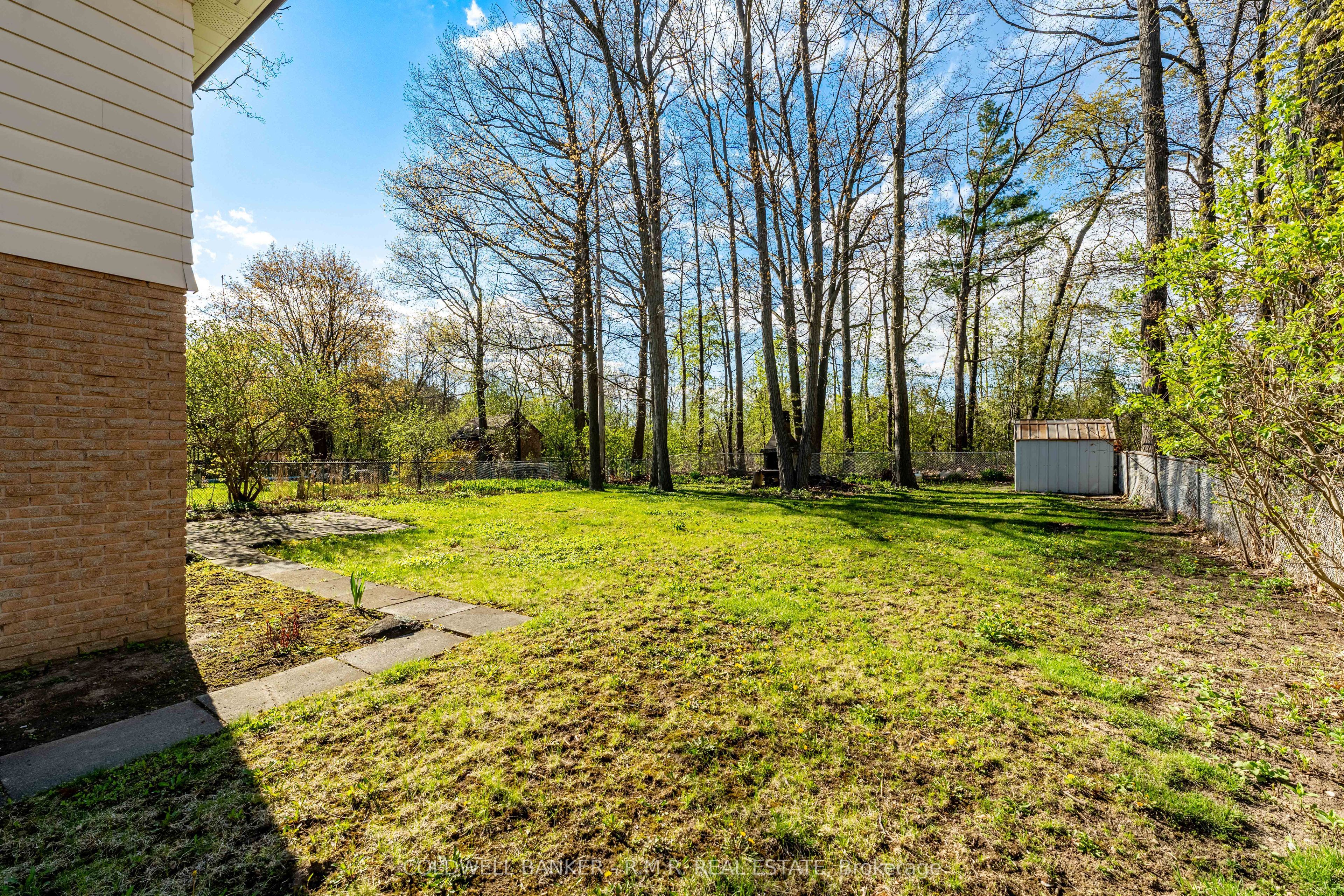 86 Twyn Rivers Drive