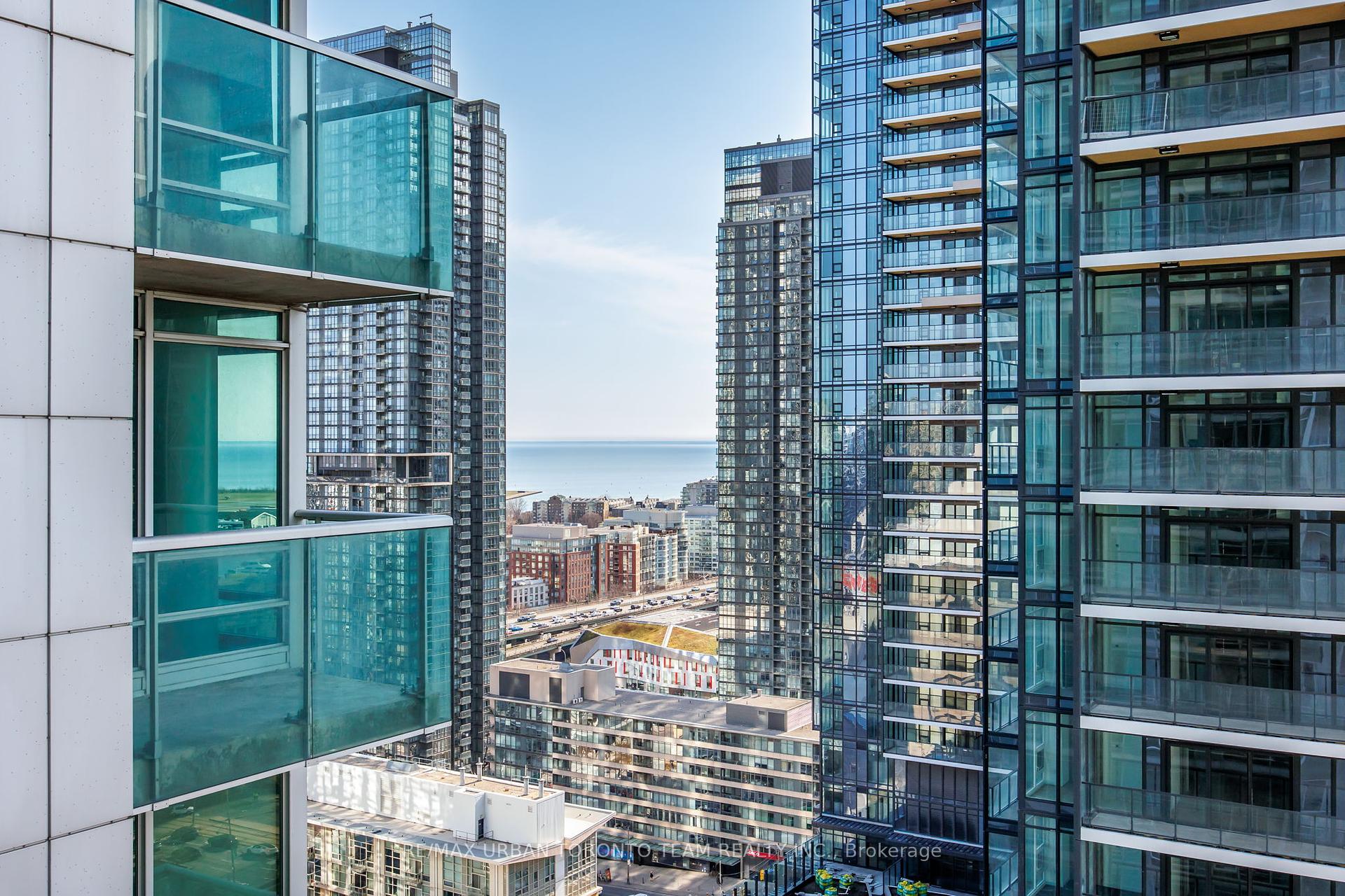 3 Bedrooms Condo at 81 Navy Wharf, Toronto For sale