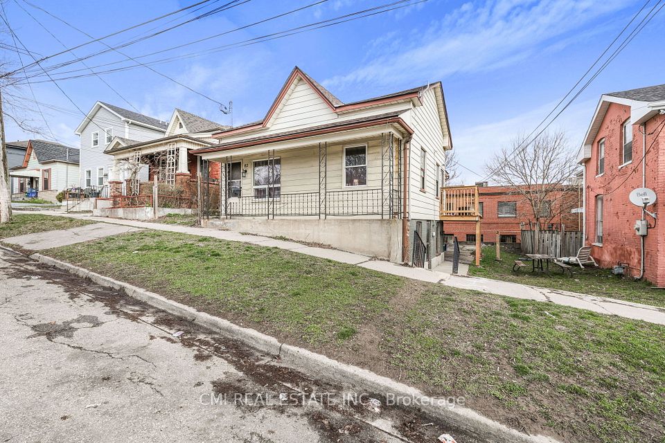 82 Marlborough