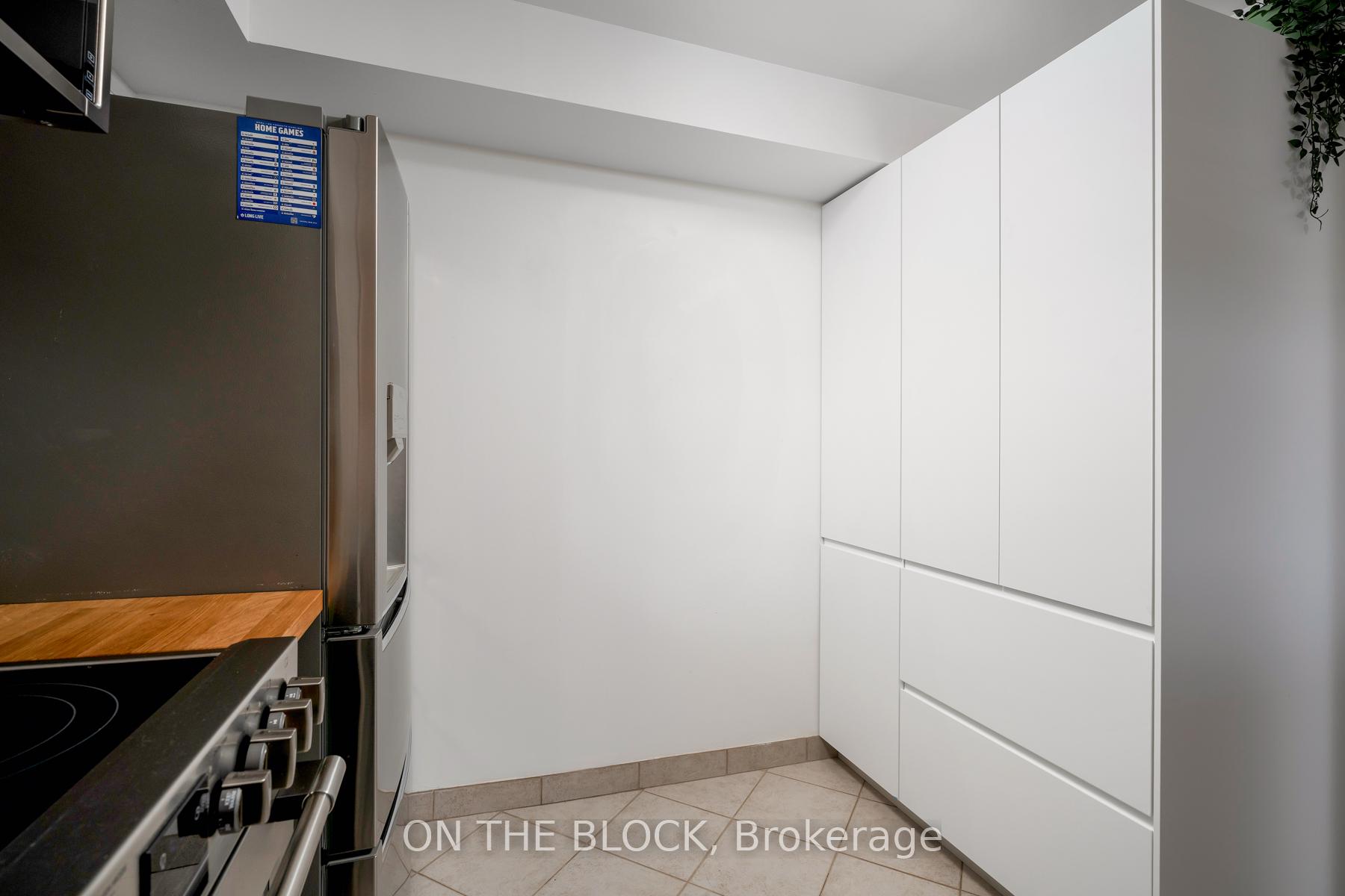 2 Bedrooms Condo at 3845 Lake Shore, Toronto For sale