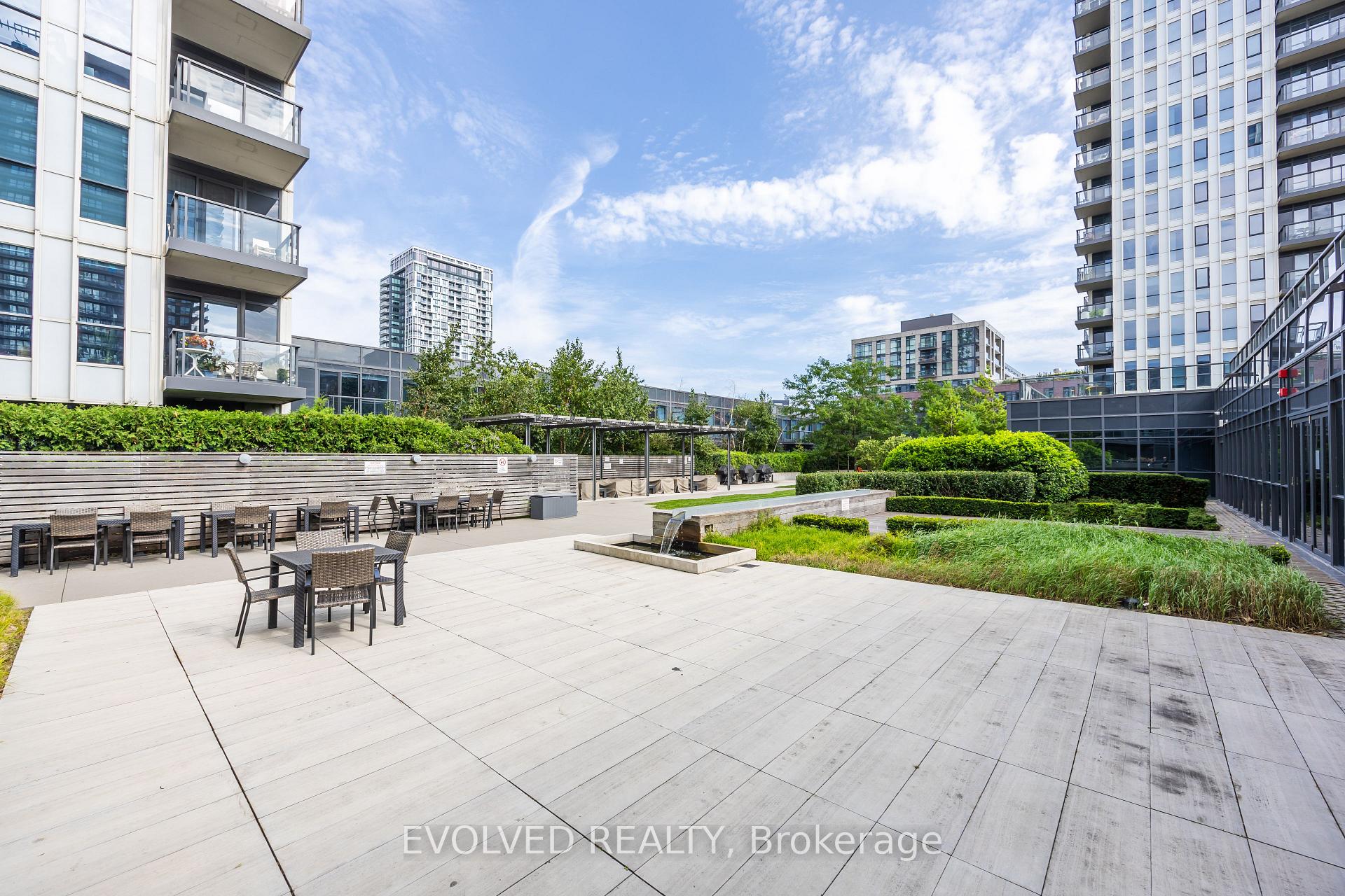 2 Bedrooms Condo at 55 Regent Park,  Toronto For sale