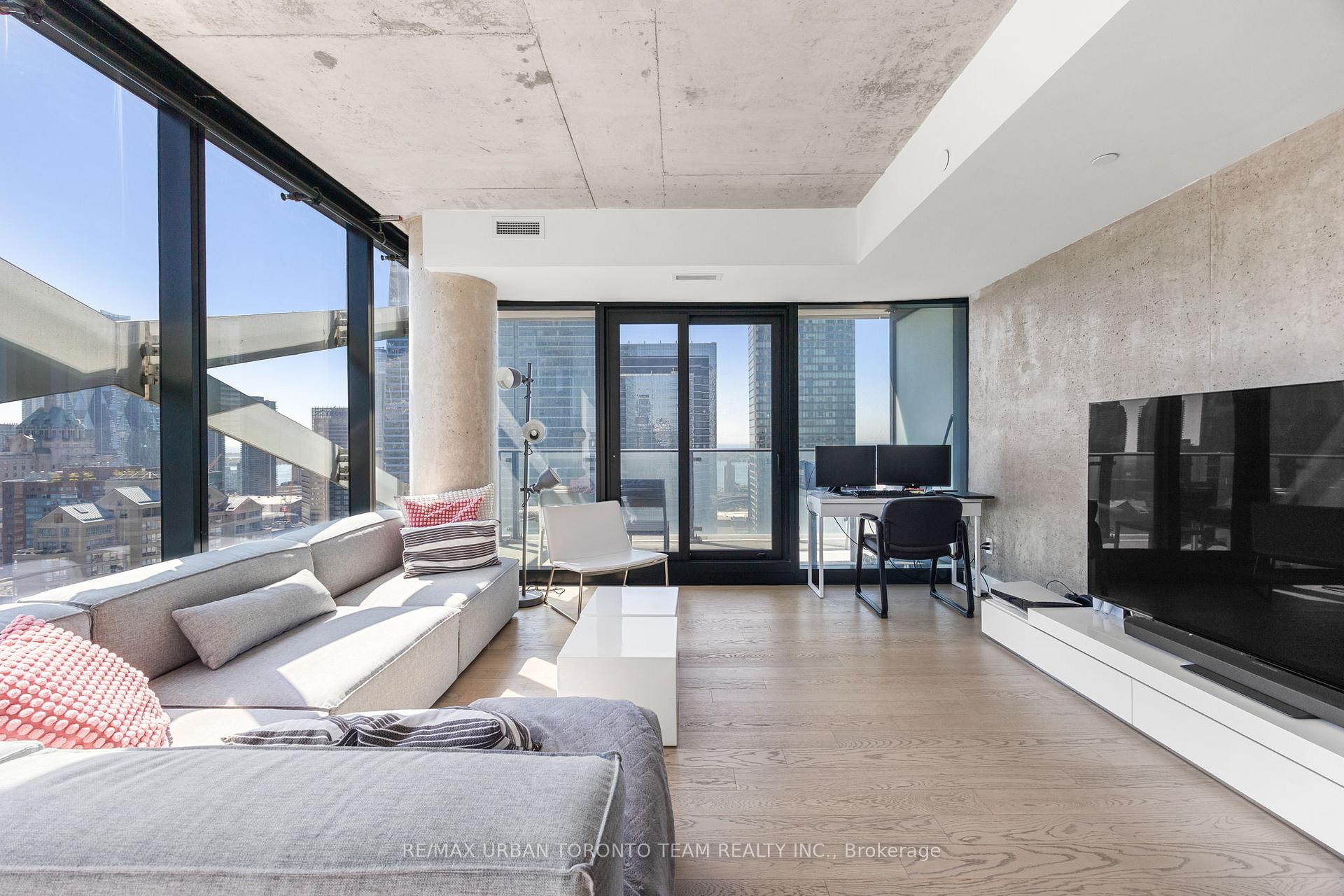 2 Bedrooms Condo at 224 King, Toronto For sale